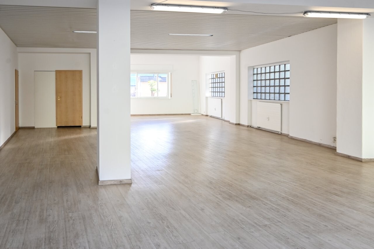 Commercial unit 100 sqm