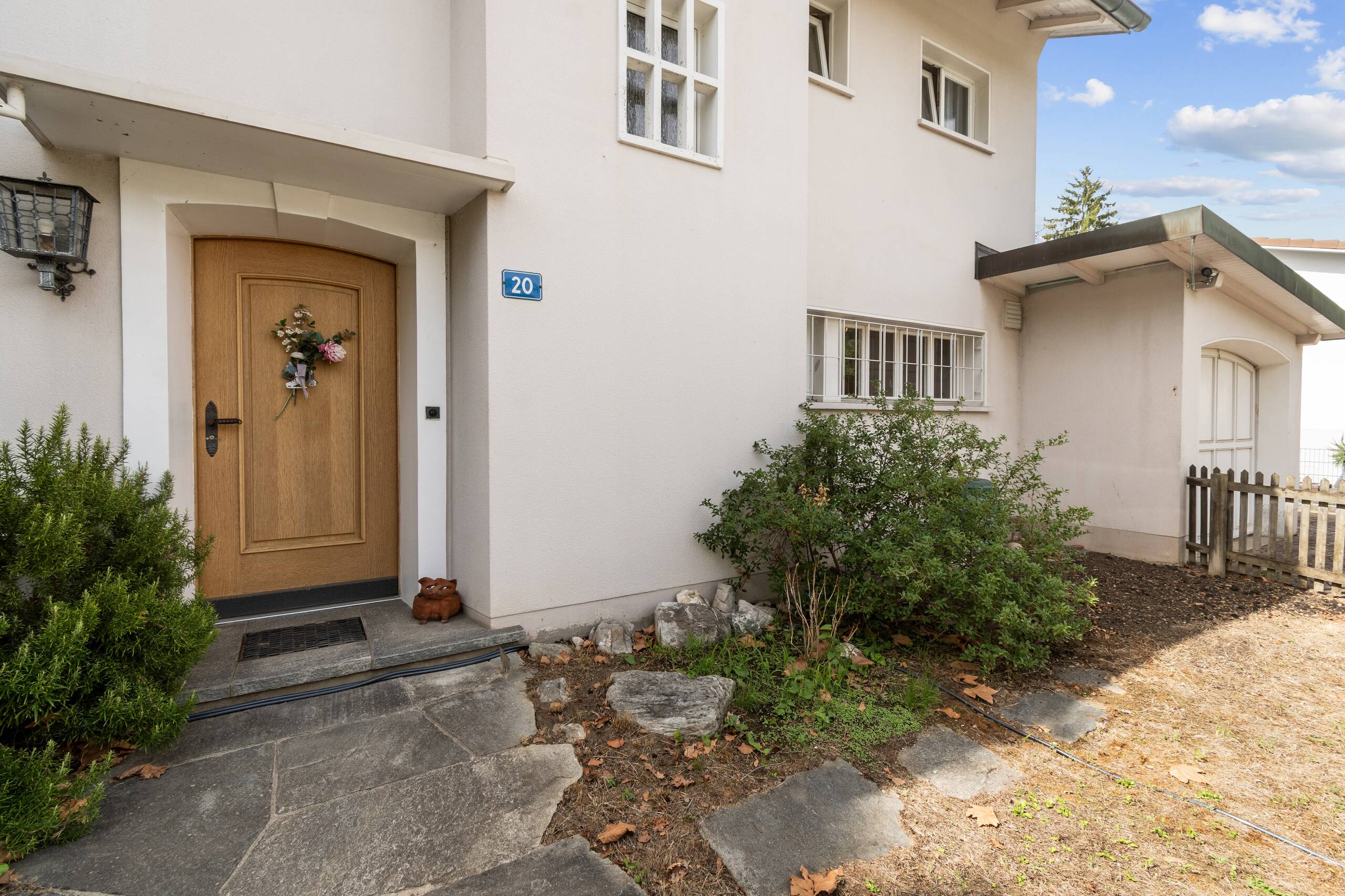 Exterior view 3
