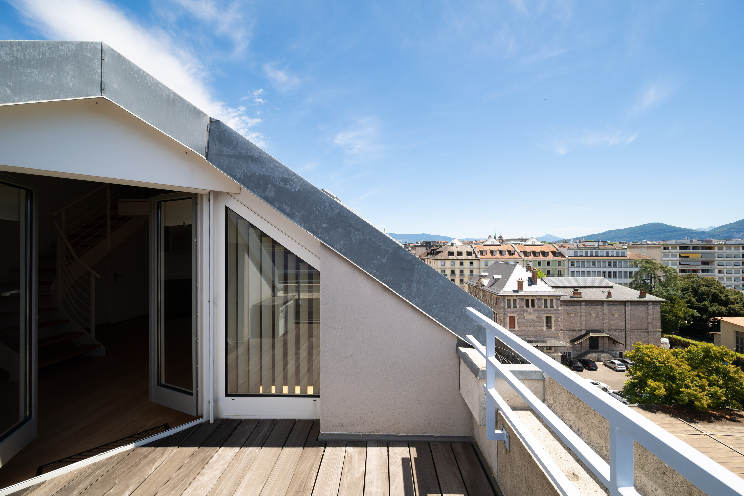 Exterior view 2