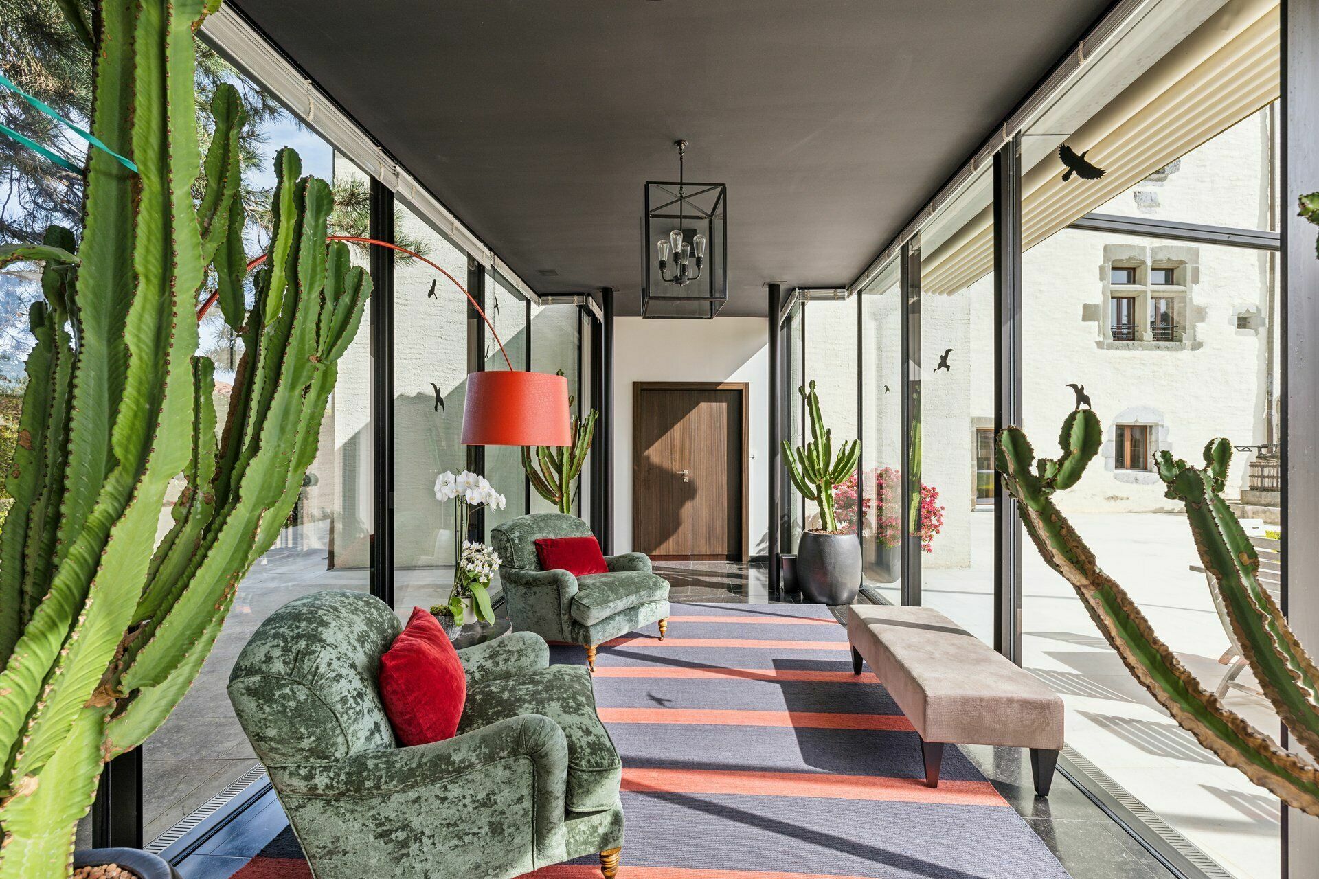 Interior view 4