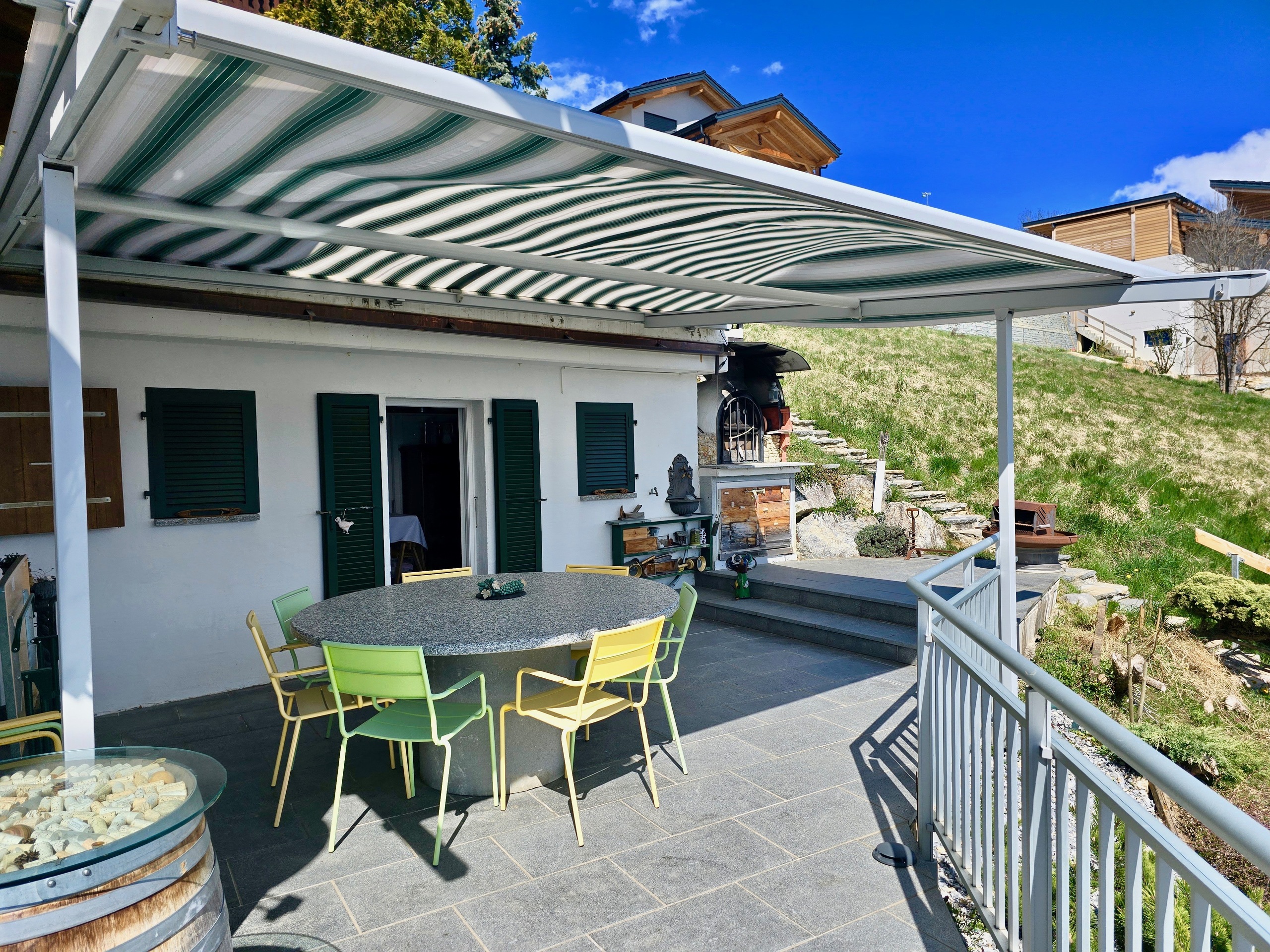 Exterior view 10