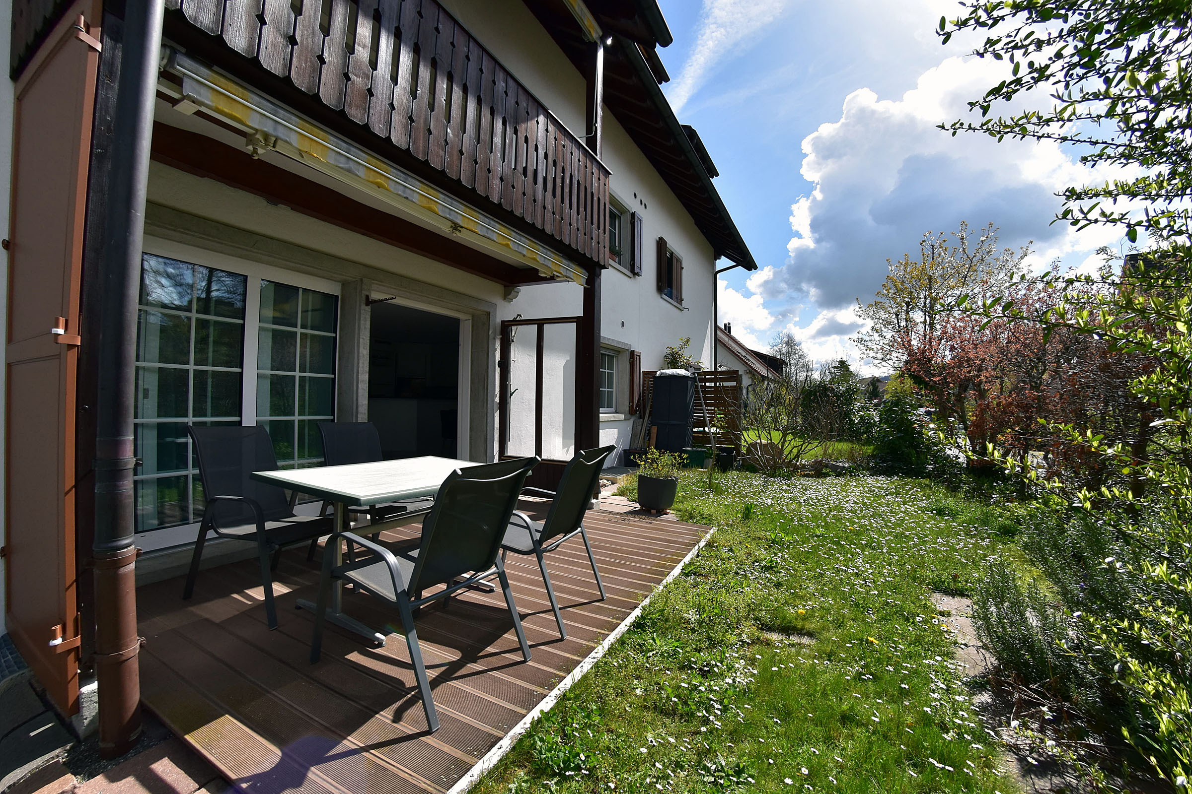 Schöne Gartenwohnung mit privatem Sitzplatz