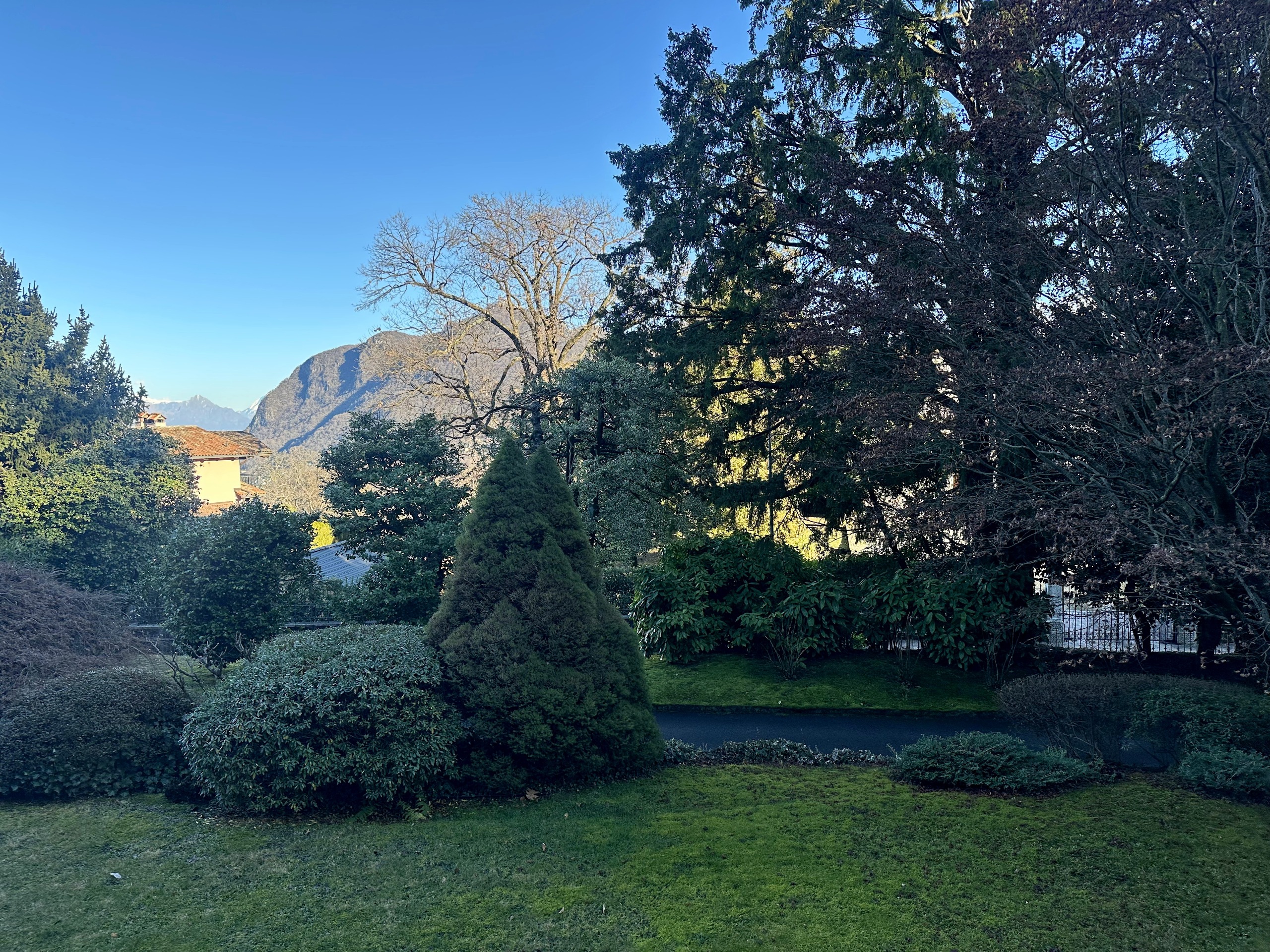 vista dall'appartamento sulle montagne