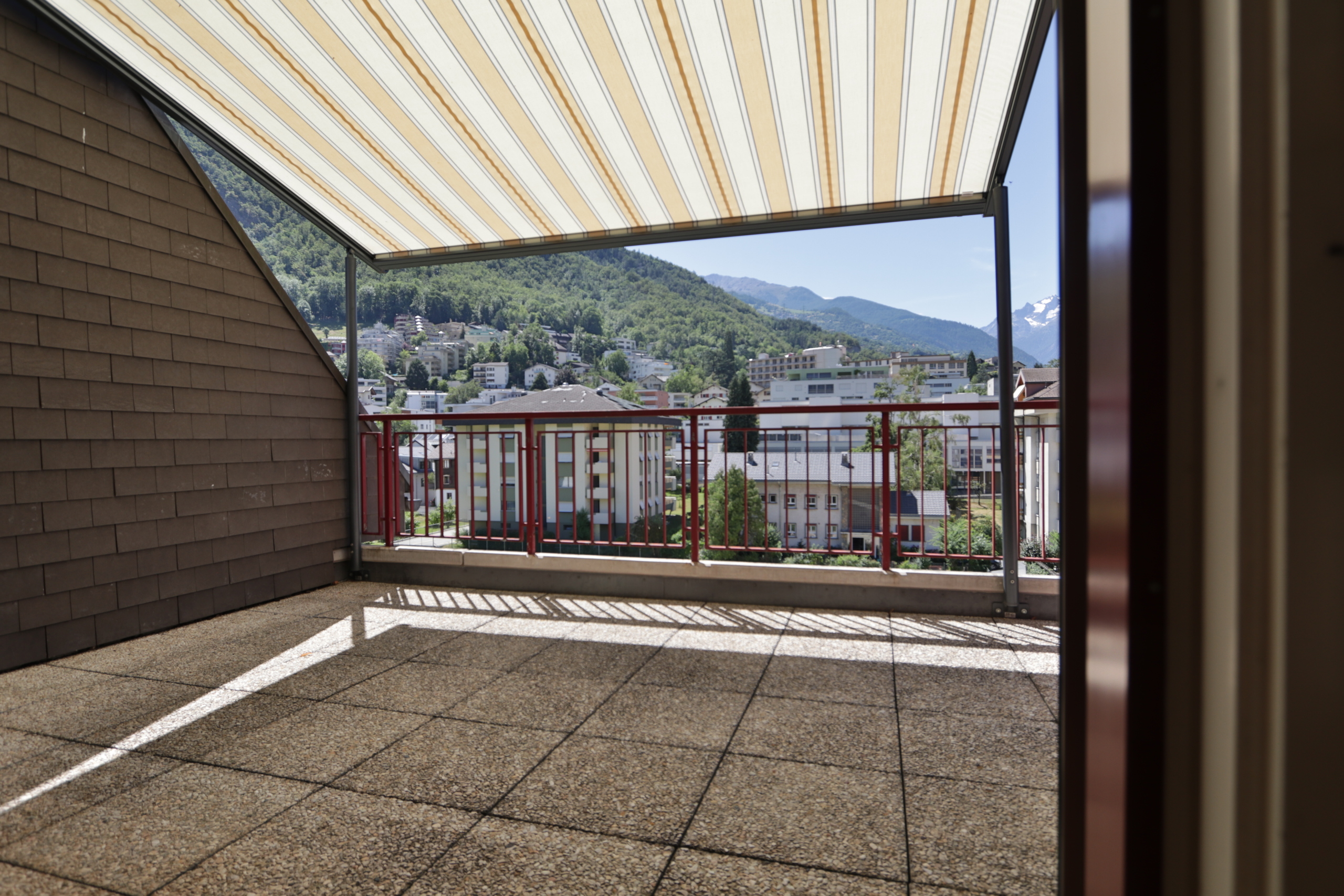 Exterior view 5