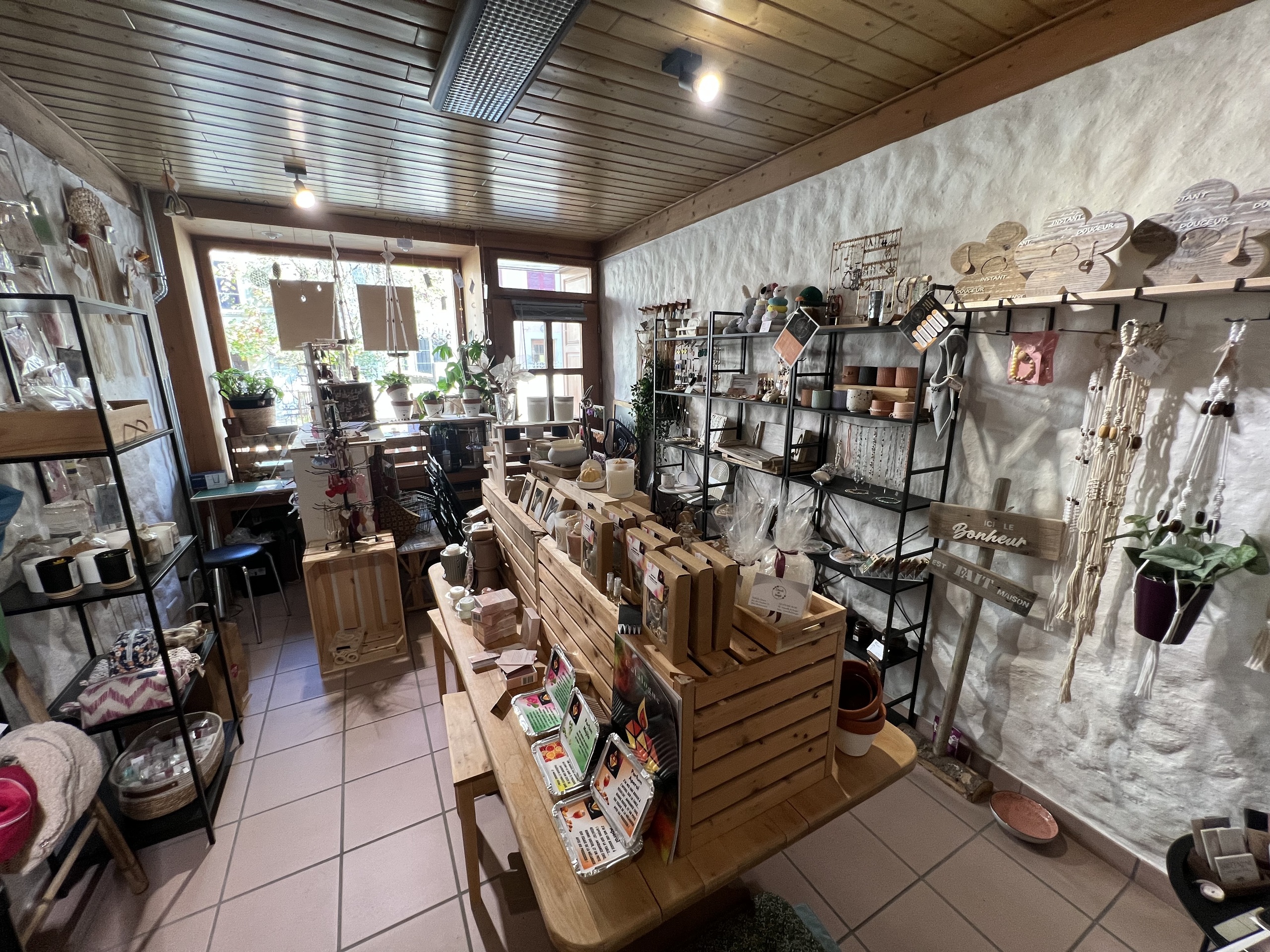 Interior view 6