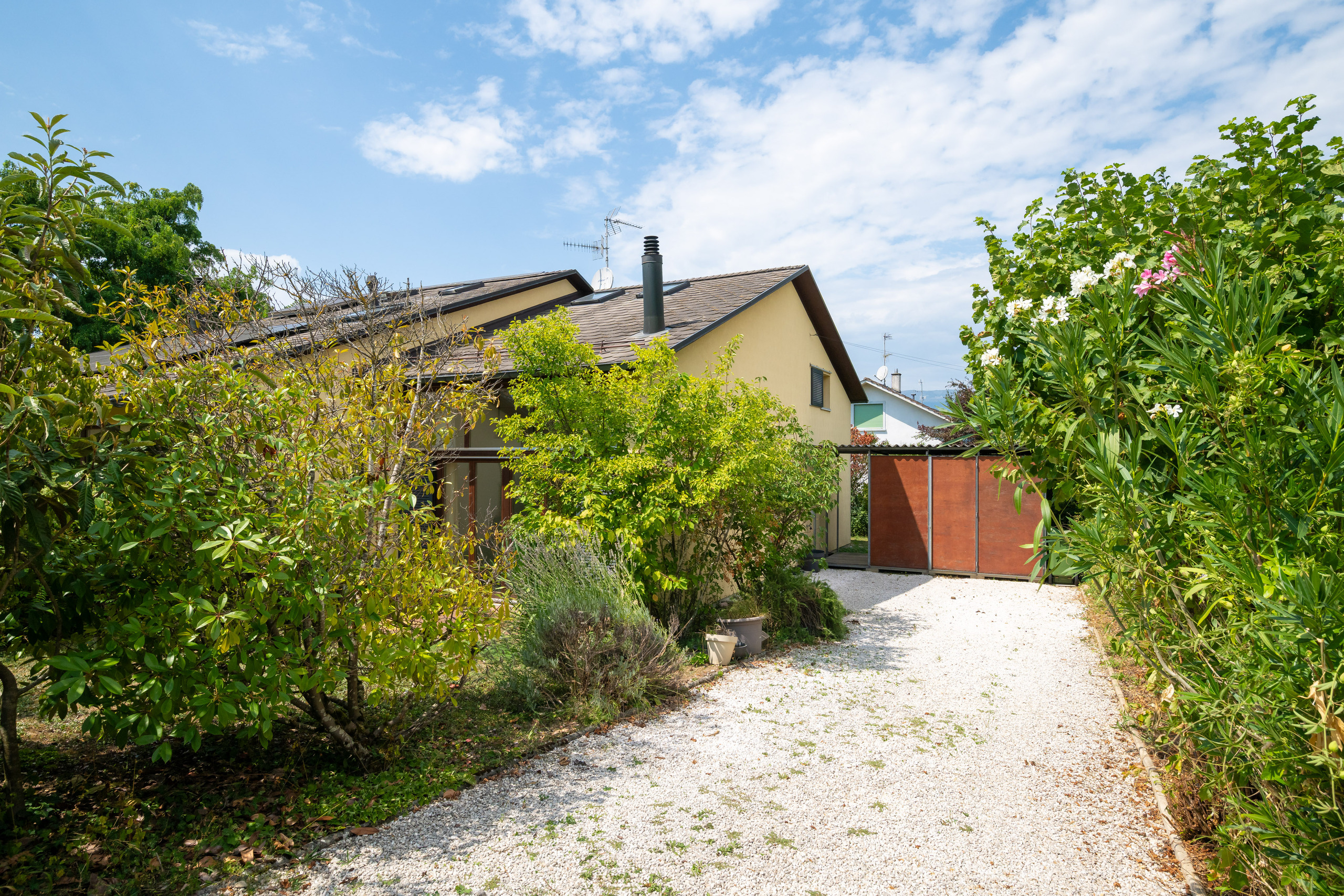 Exterior view 1