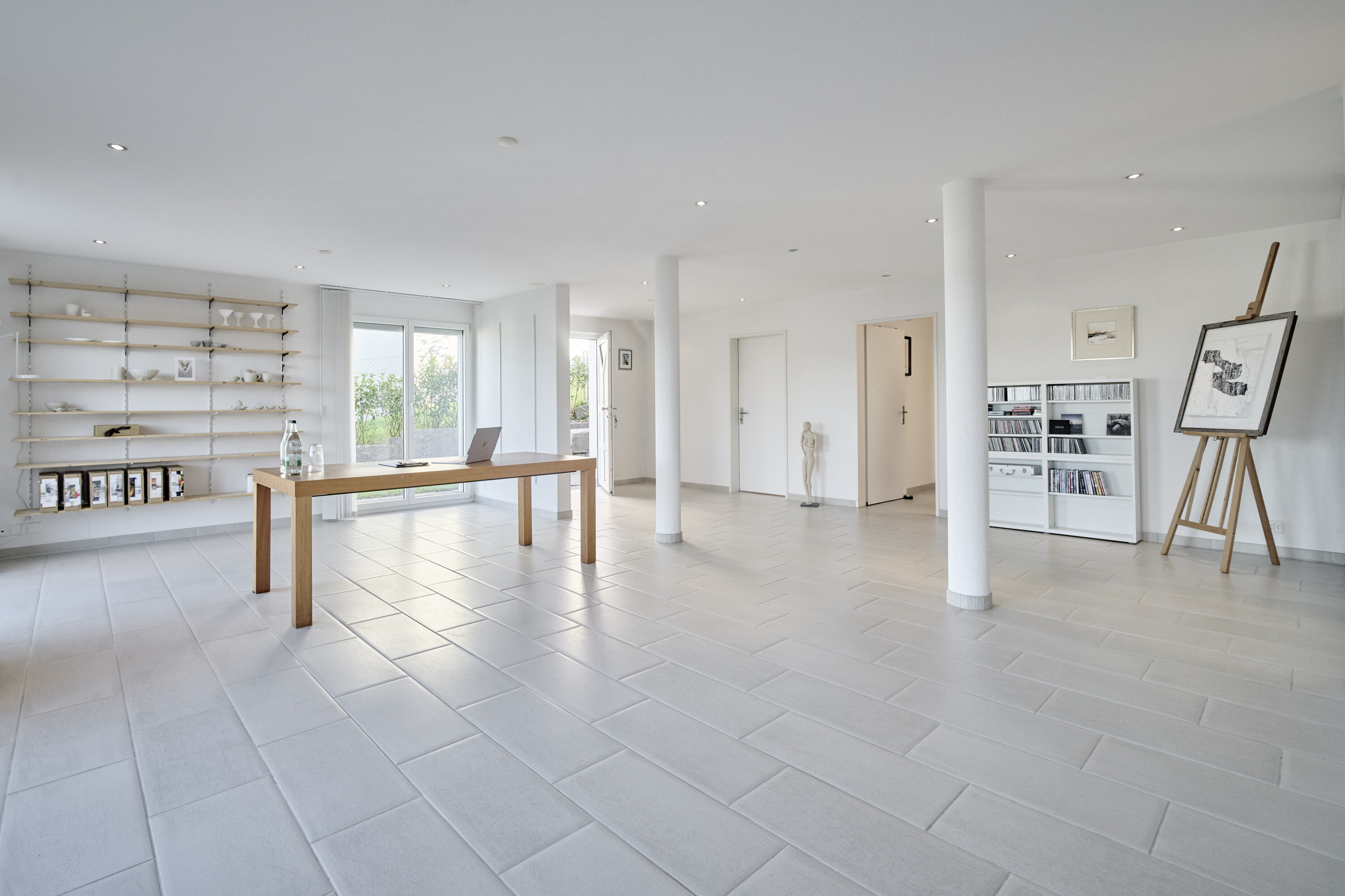 Vielseitig nutzbares Zimmer im Untergeschoss, z. B. als Homeoffice oder 2.5 Zimmer Einliegerwohnung mit separatem Eingang Vielseitig nutzbares Zimmer im Untergeschoss, z. B. als Homeoffice oder 2.5 Zimmer Einliegerwohnung mit separatem Eingang