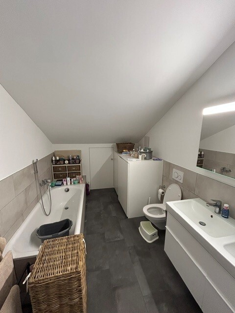 Interior view 2