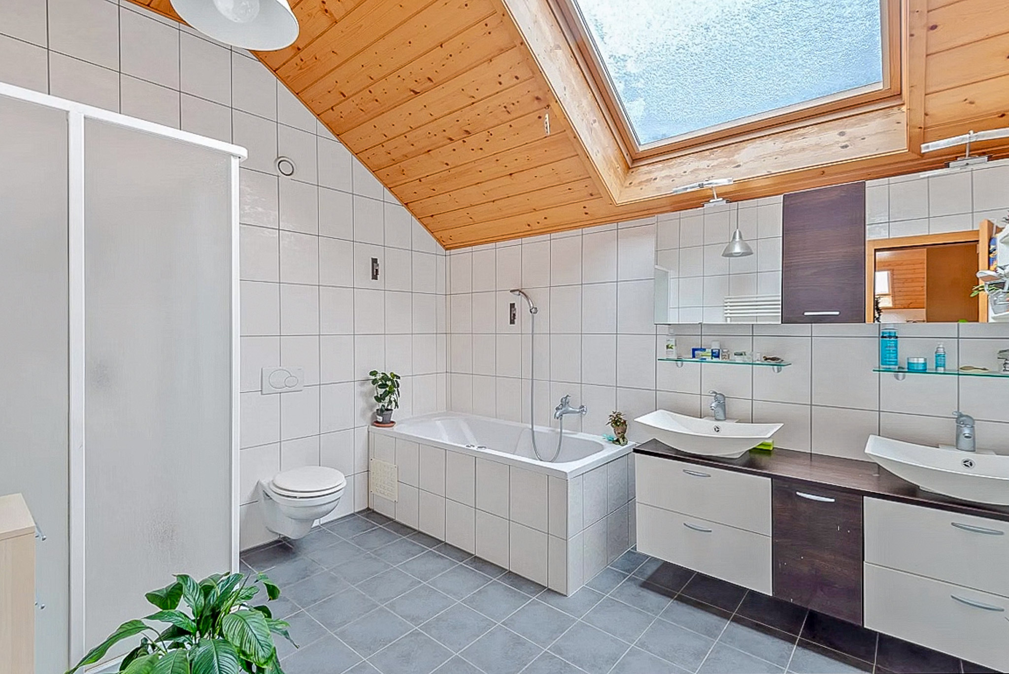 Appartement de 4.5 pces au 2ème étage - salle d'eau
