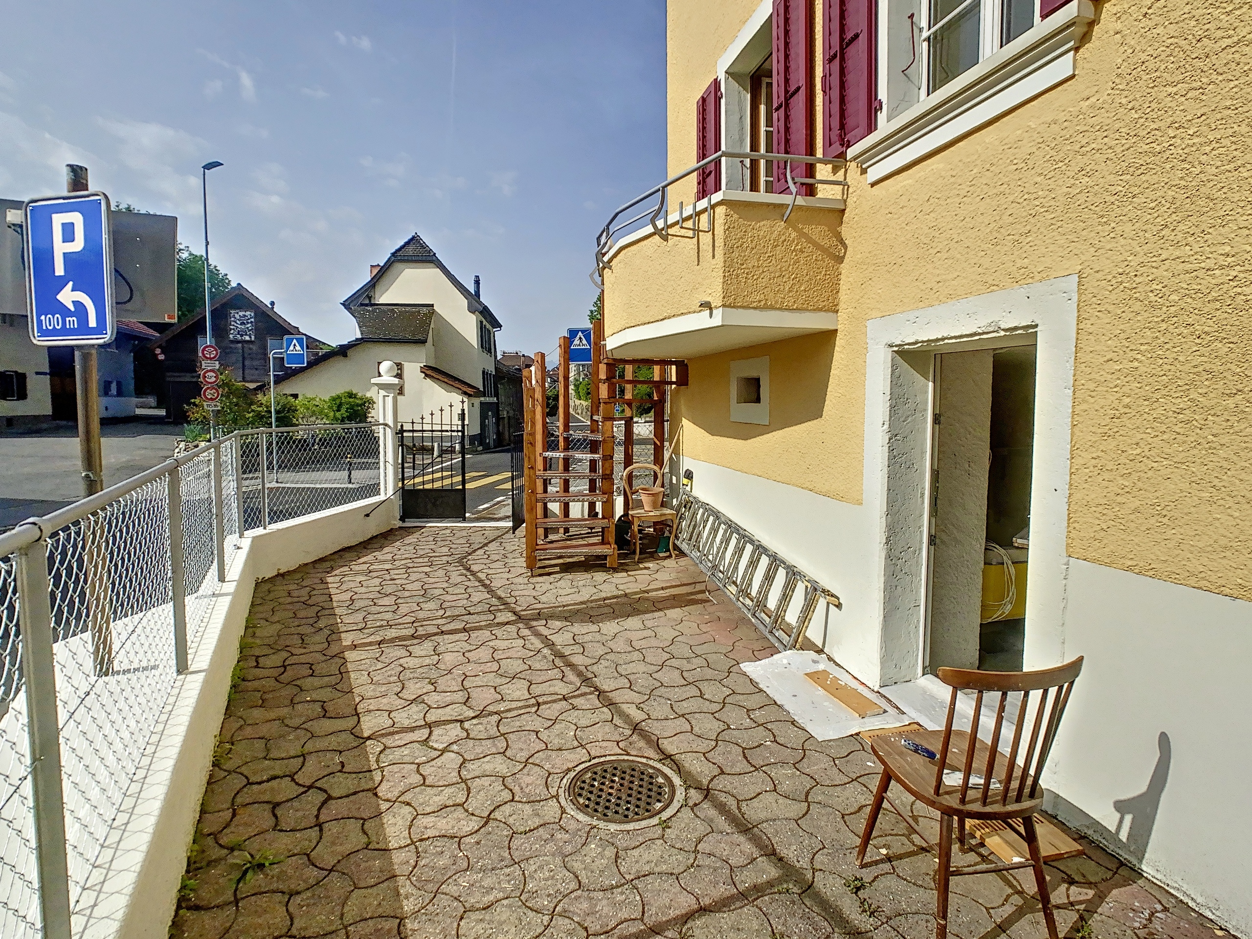 Photo 1
