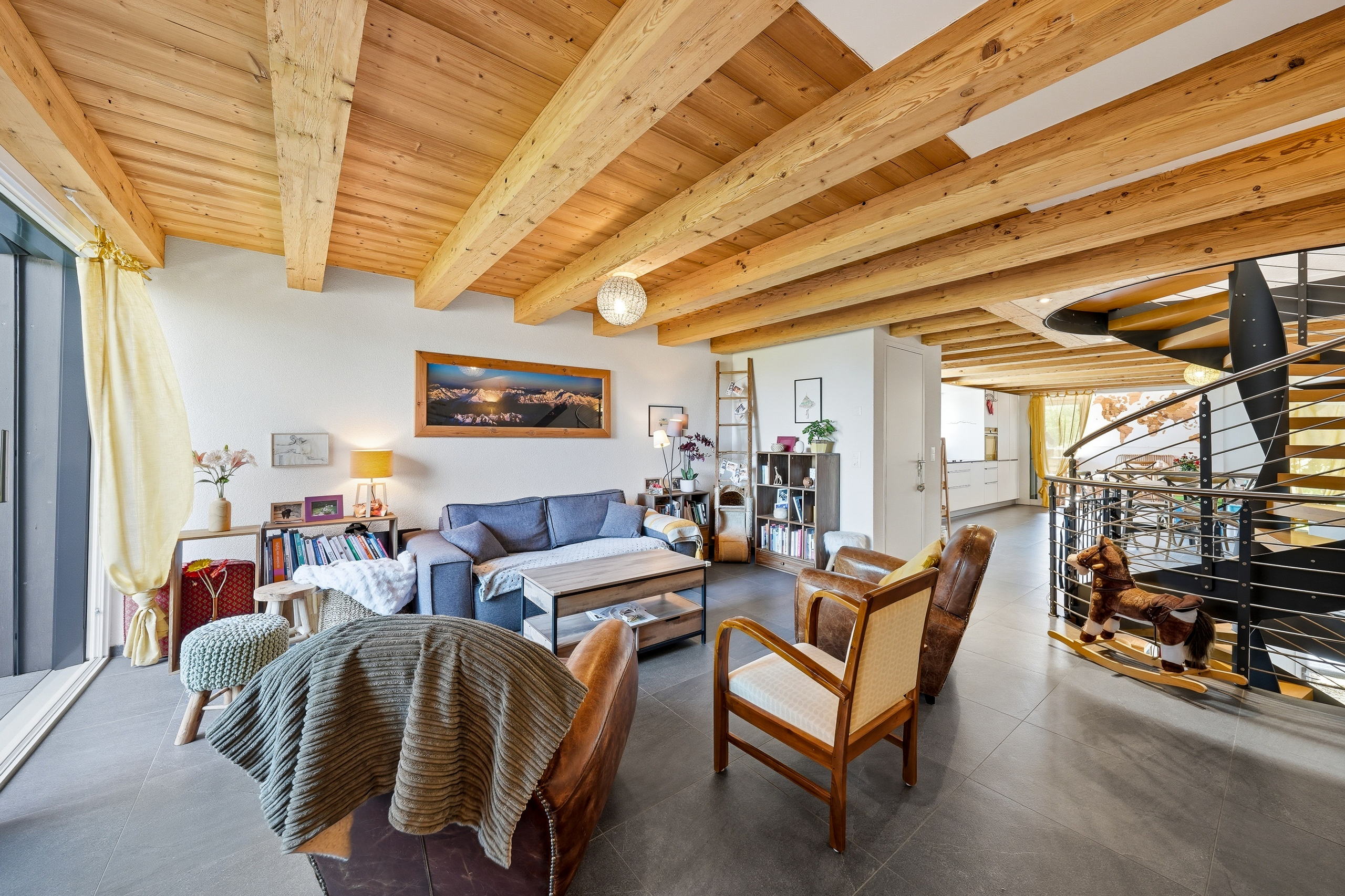 Interior view 7