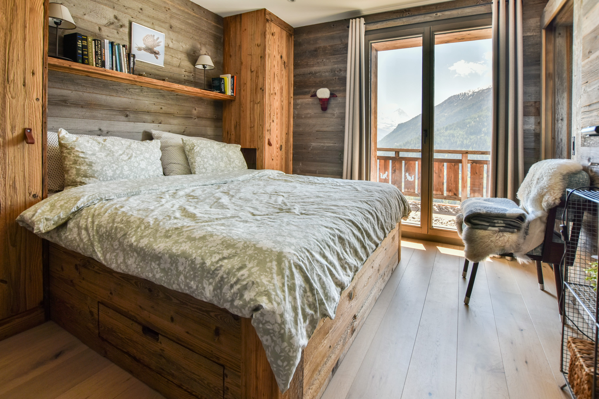 Interior view 19