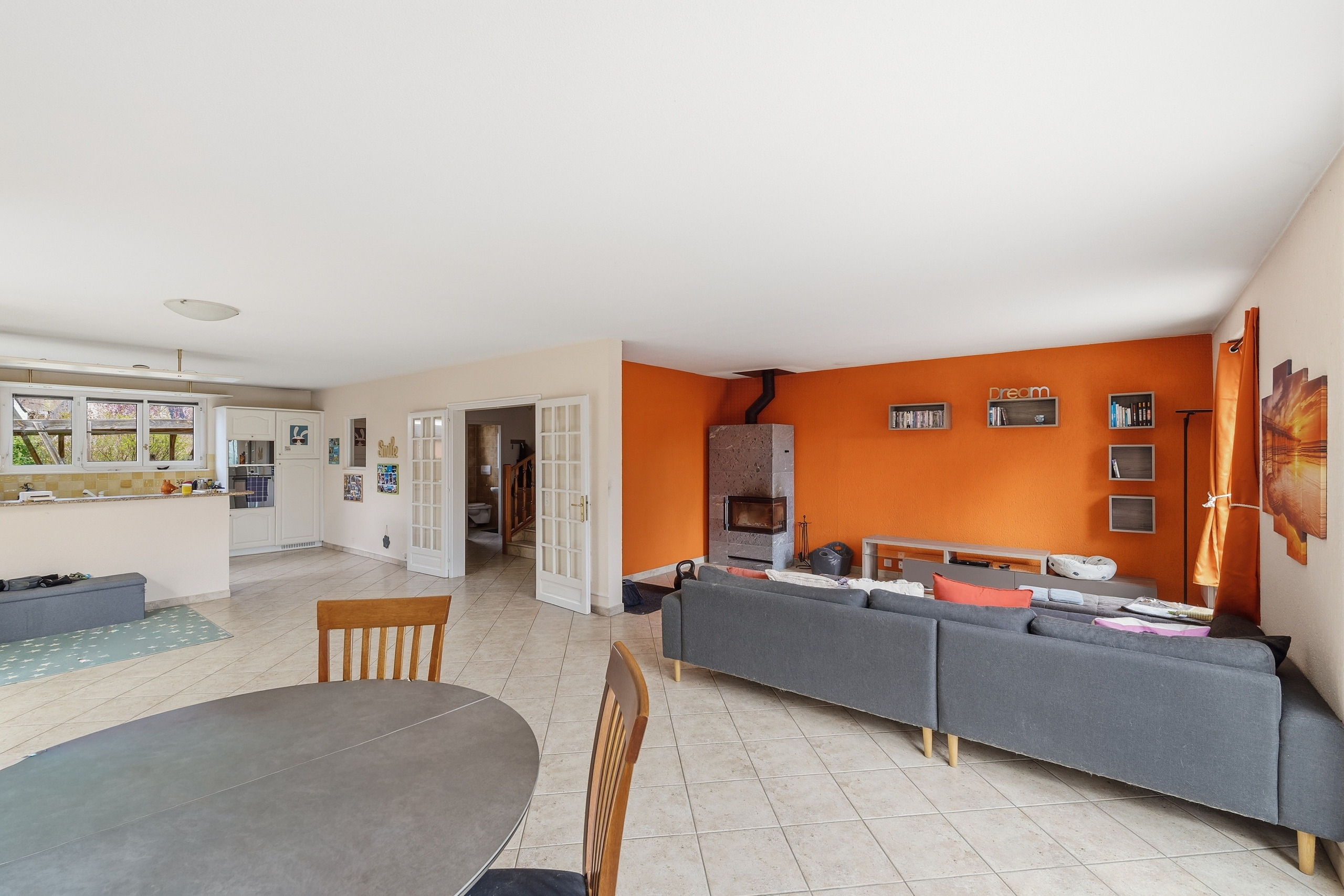 Interior view 4