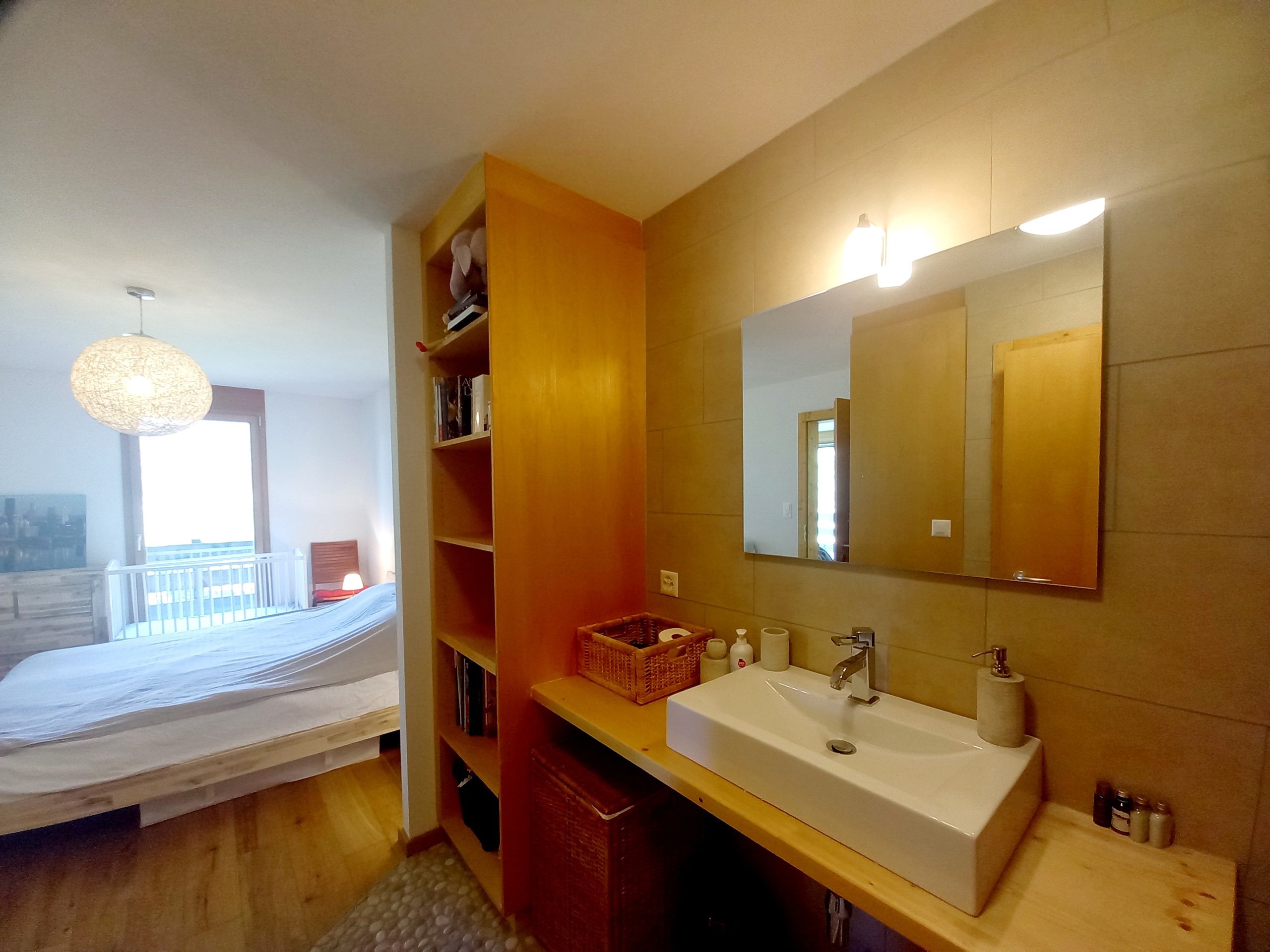 Chambre à coucher avec salle de bain en suite Chambre à coucher avec salle de bain en suite