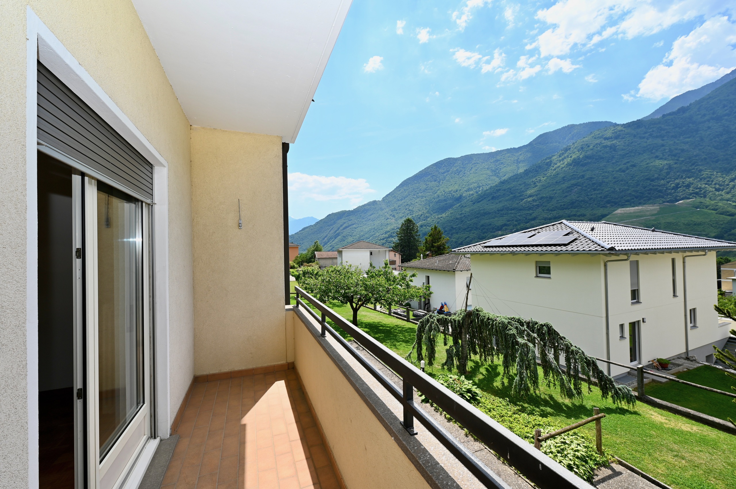 Exterior view 4