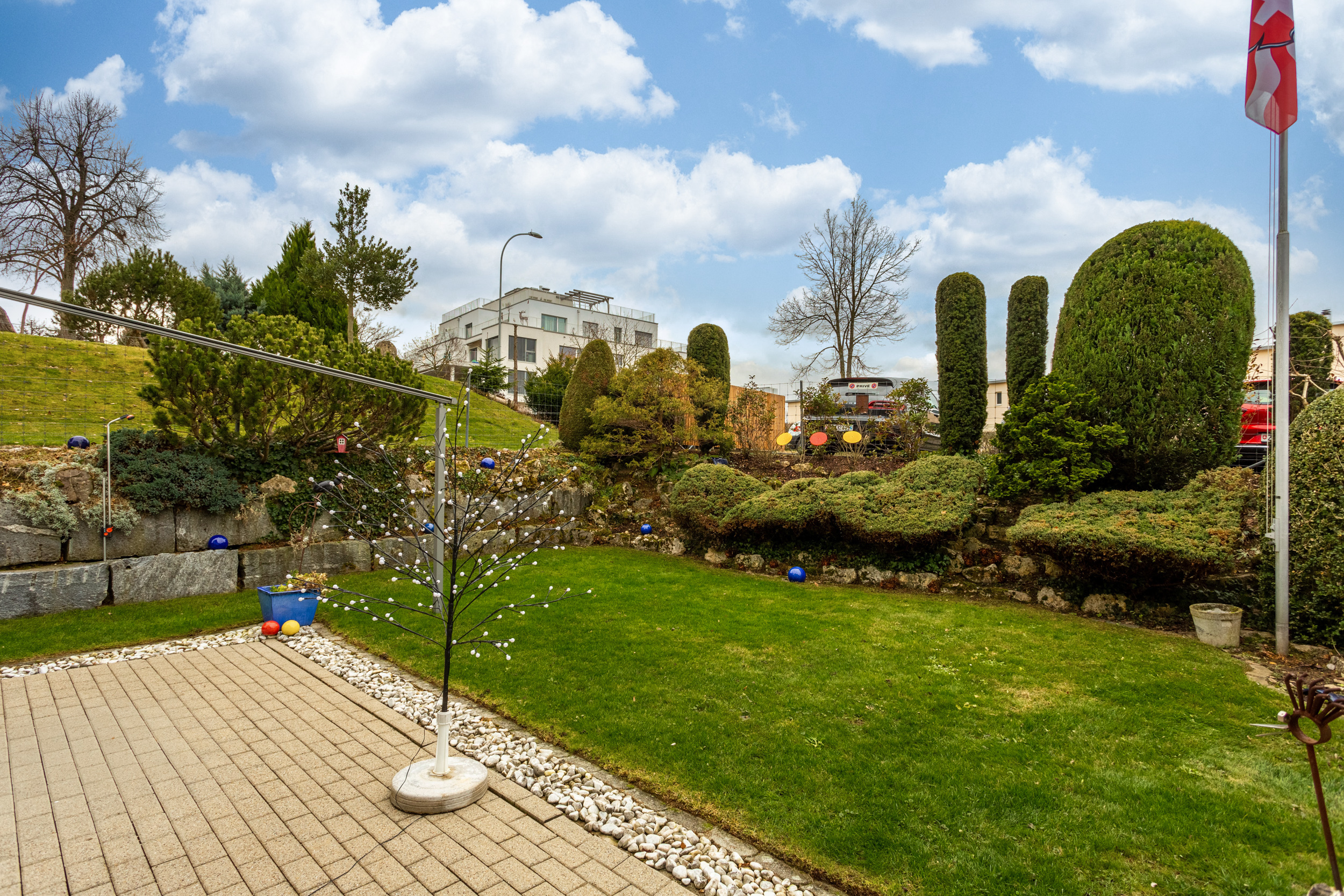 Der pflegeleichte Garten mitSüdausrichtung. 