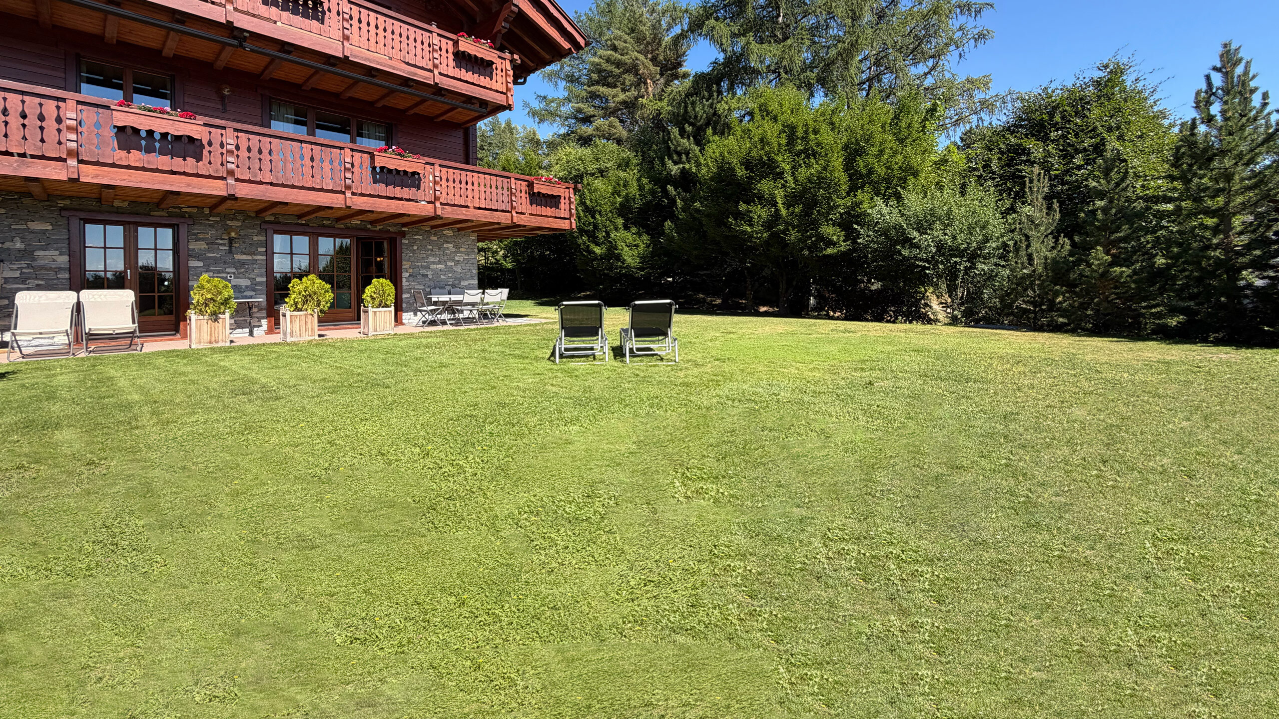 View of the apartment from the front part of the terrace
