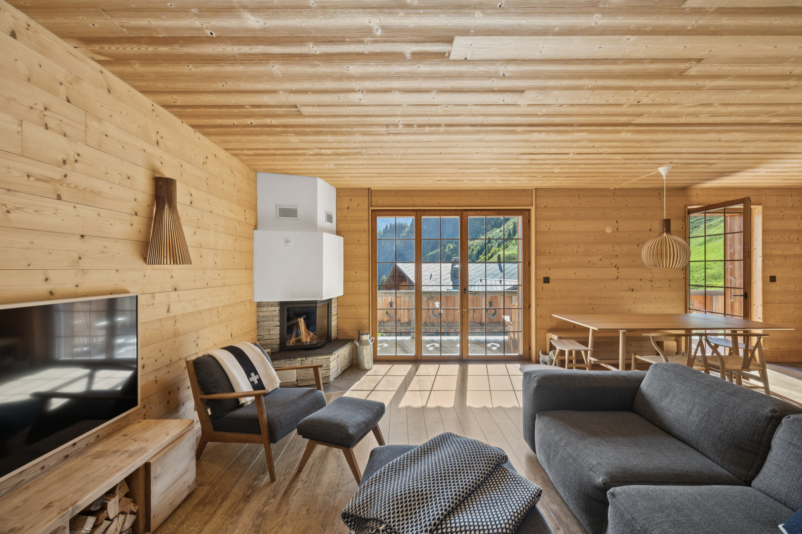 Interior view 4