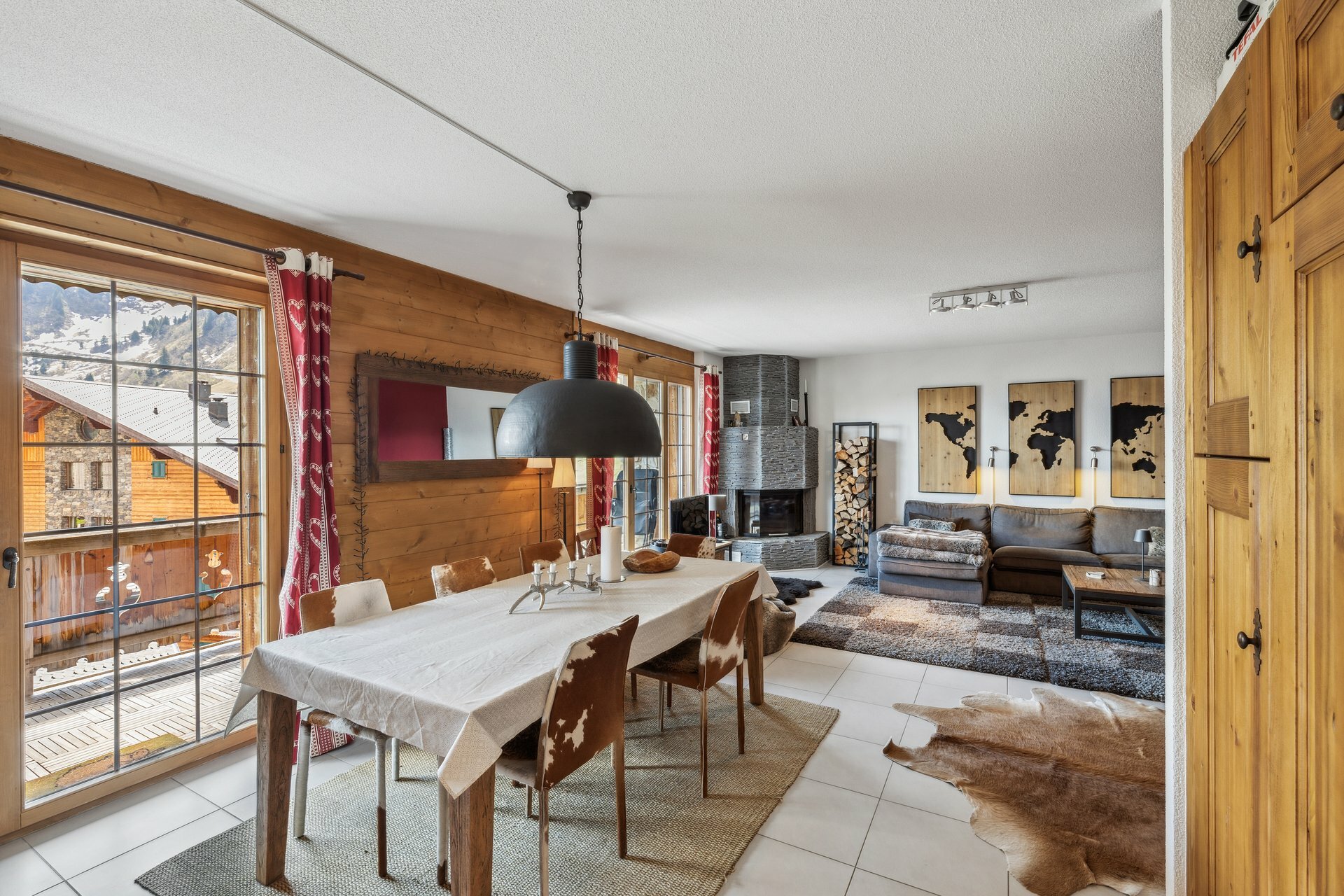 Interior view 3