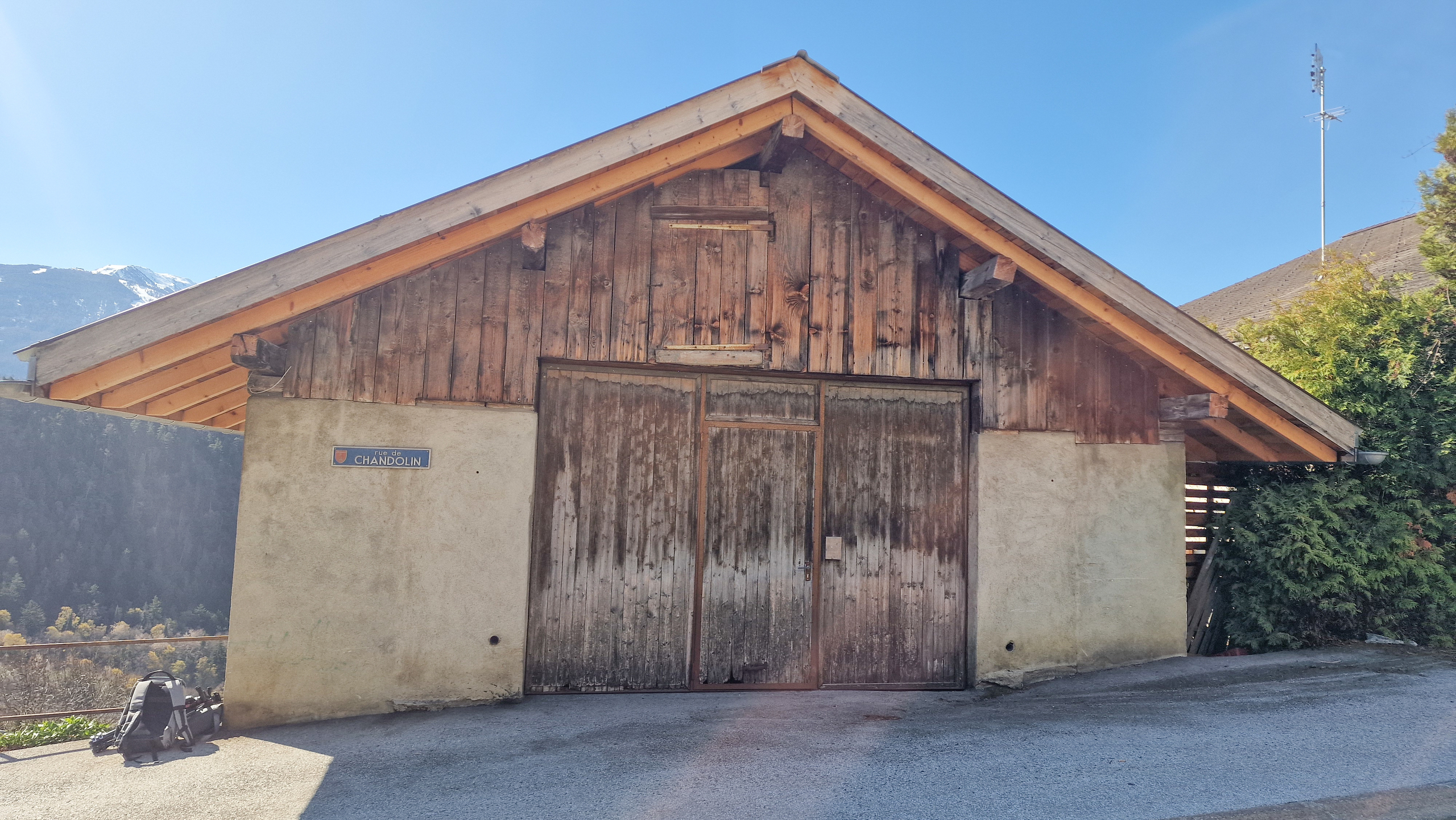 Exterior view 5