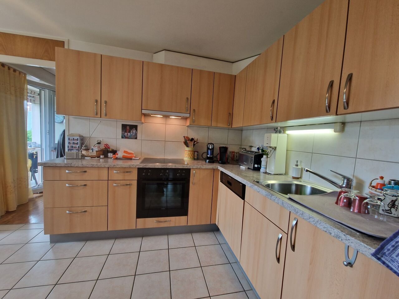 Photo 1