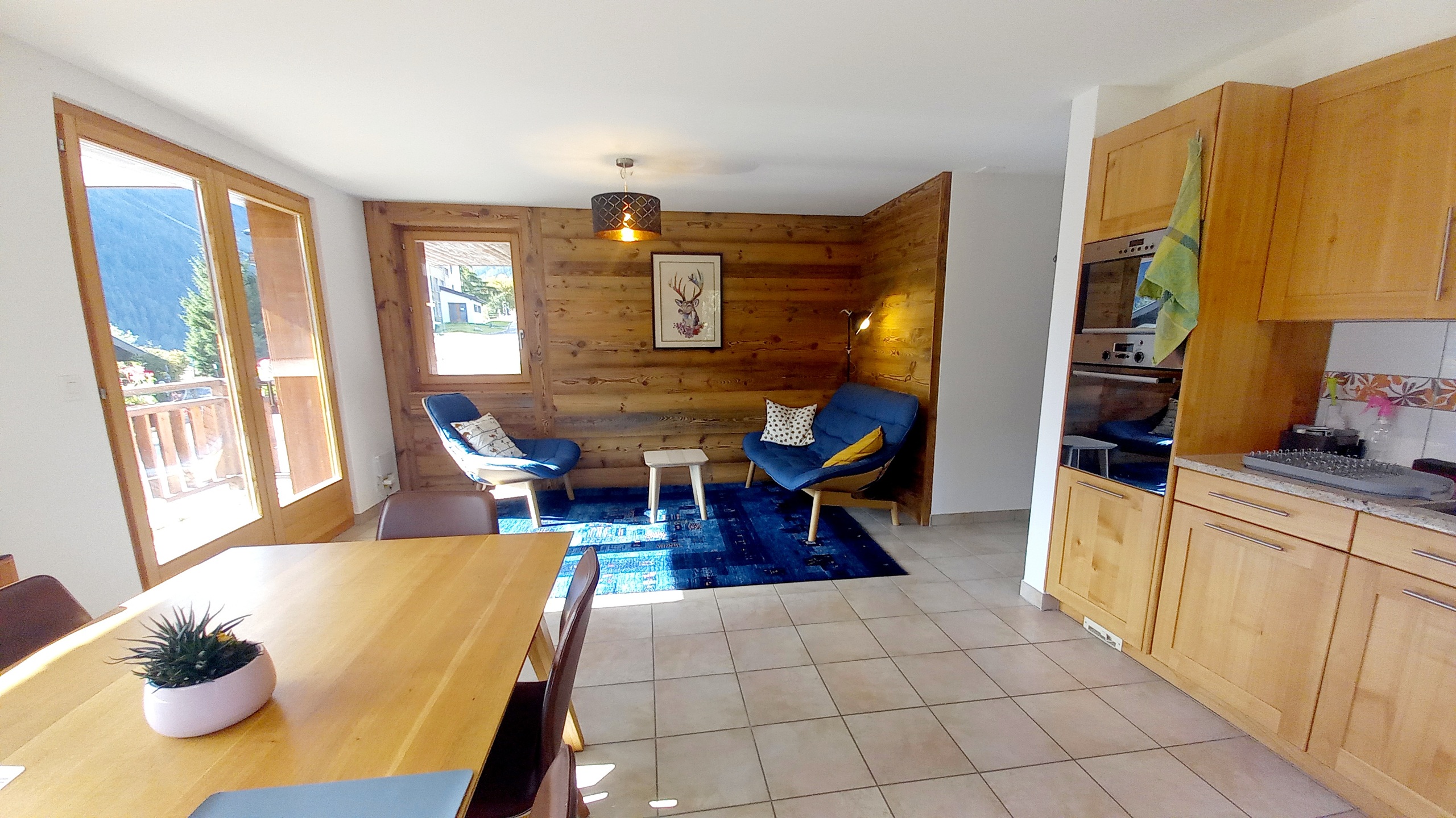 Coin repas - séjour - cuisine Coin repas - séjour - cuisine