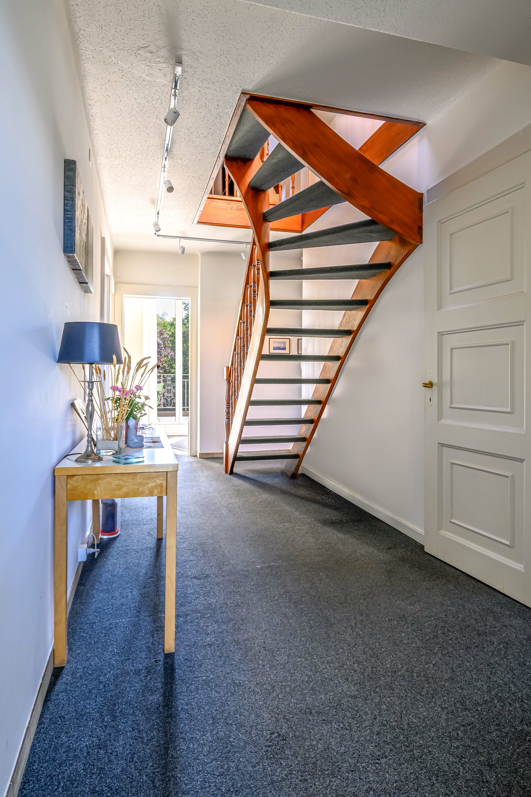 Interior view 7