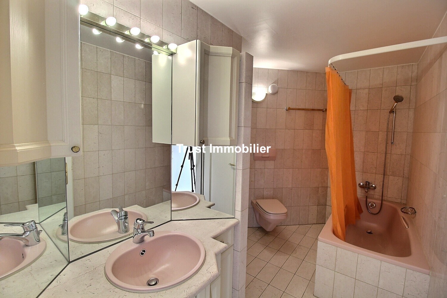 Interior view 12
