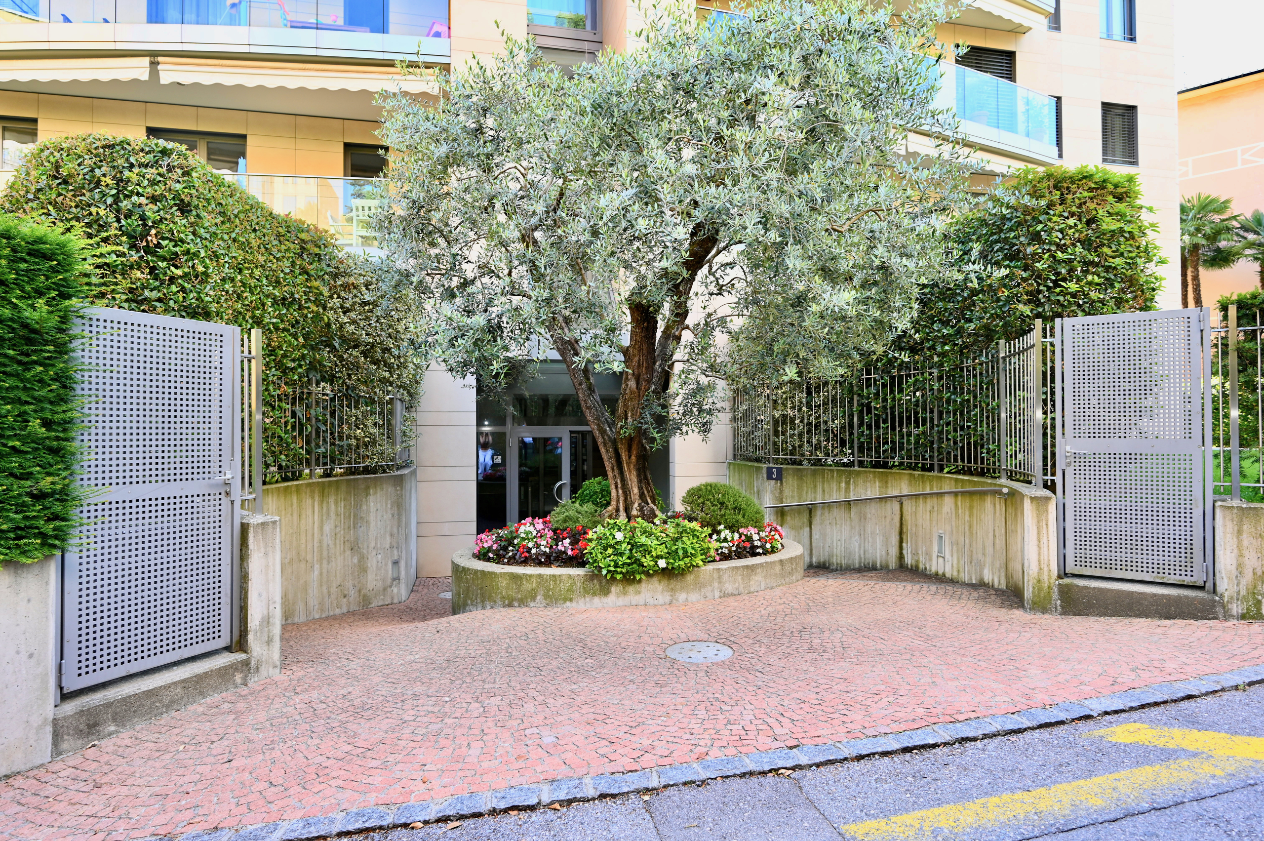 Exterior view 5