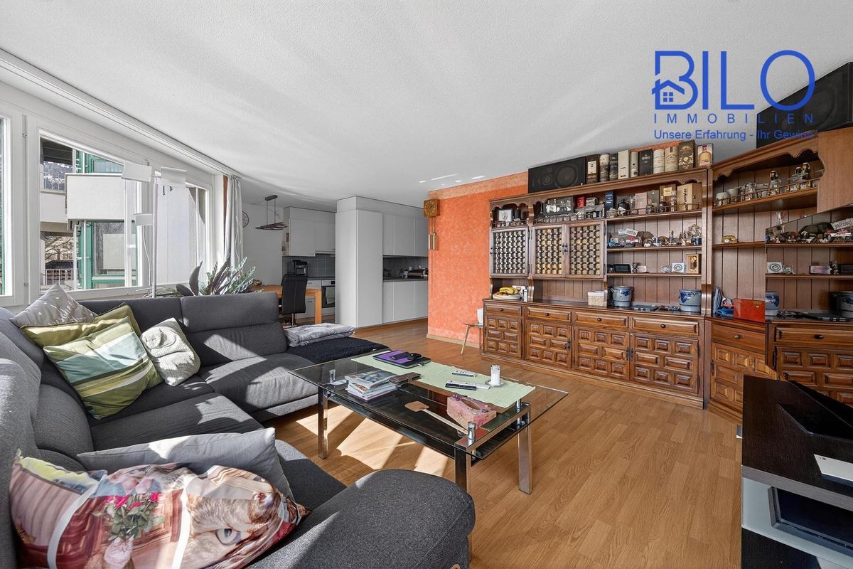 Gemütliches Wohnzimmer mit Sicht in die offene Küche. Gemütliches Wohnzimmer mit Sicht in die offene Küche.
