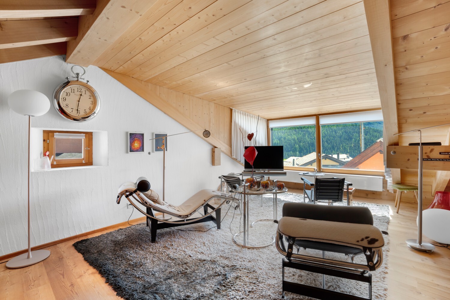 gallery with large panoramic window