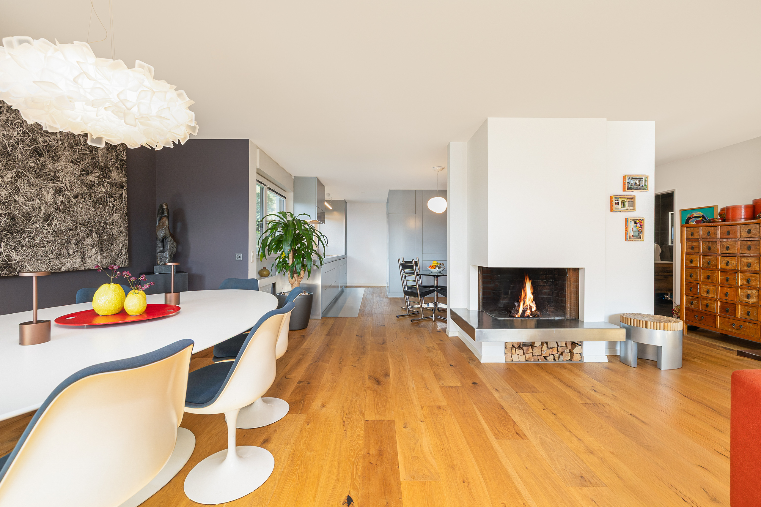 Wohn-/Essbereich mit Cheminée 