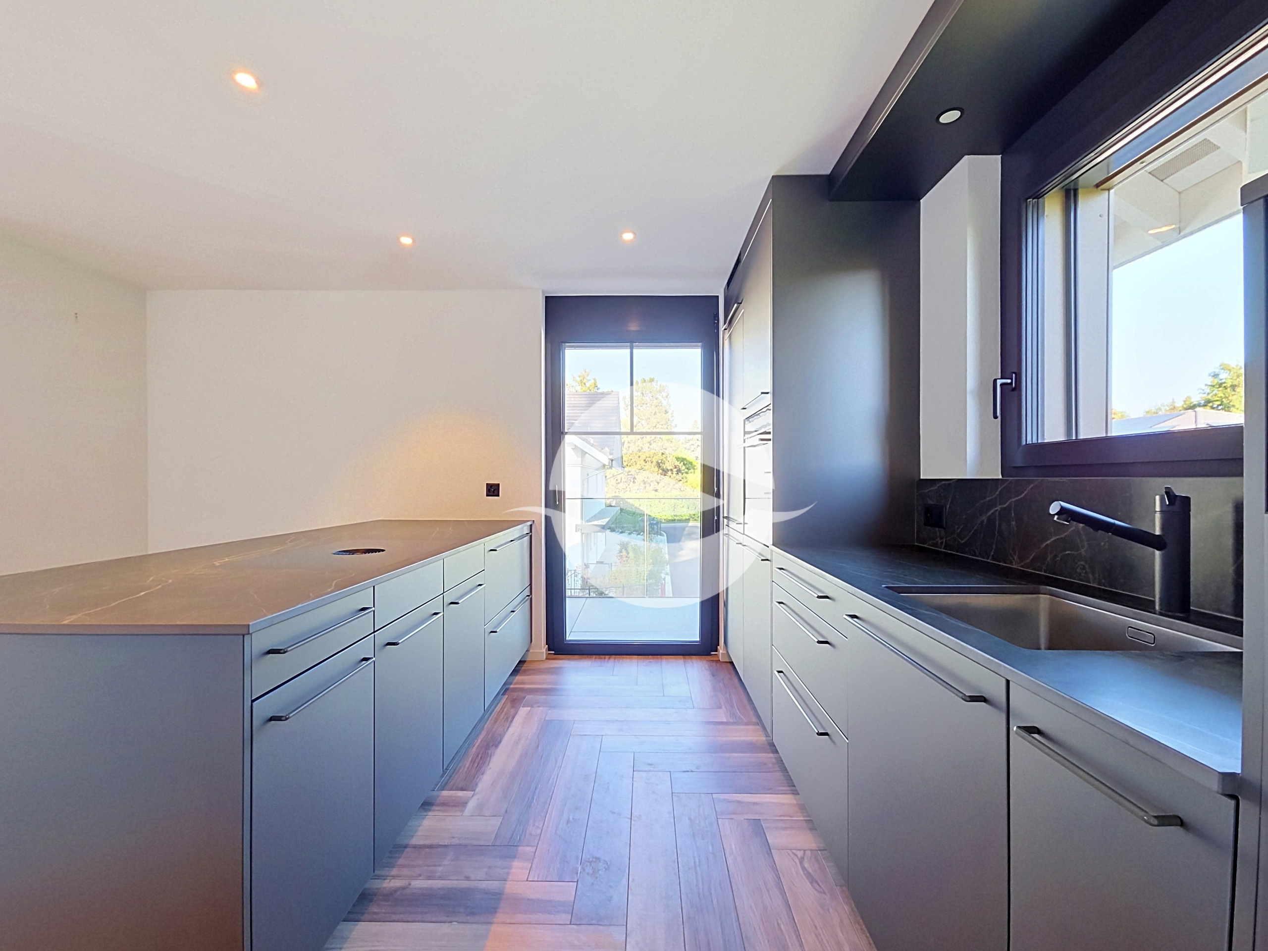 Interior view 4
