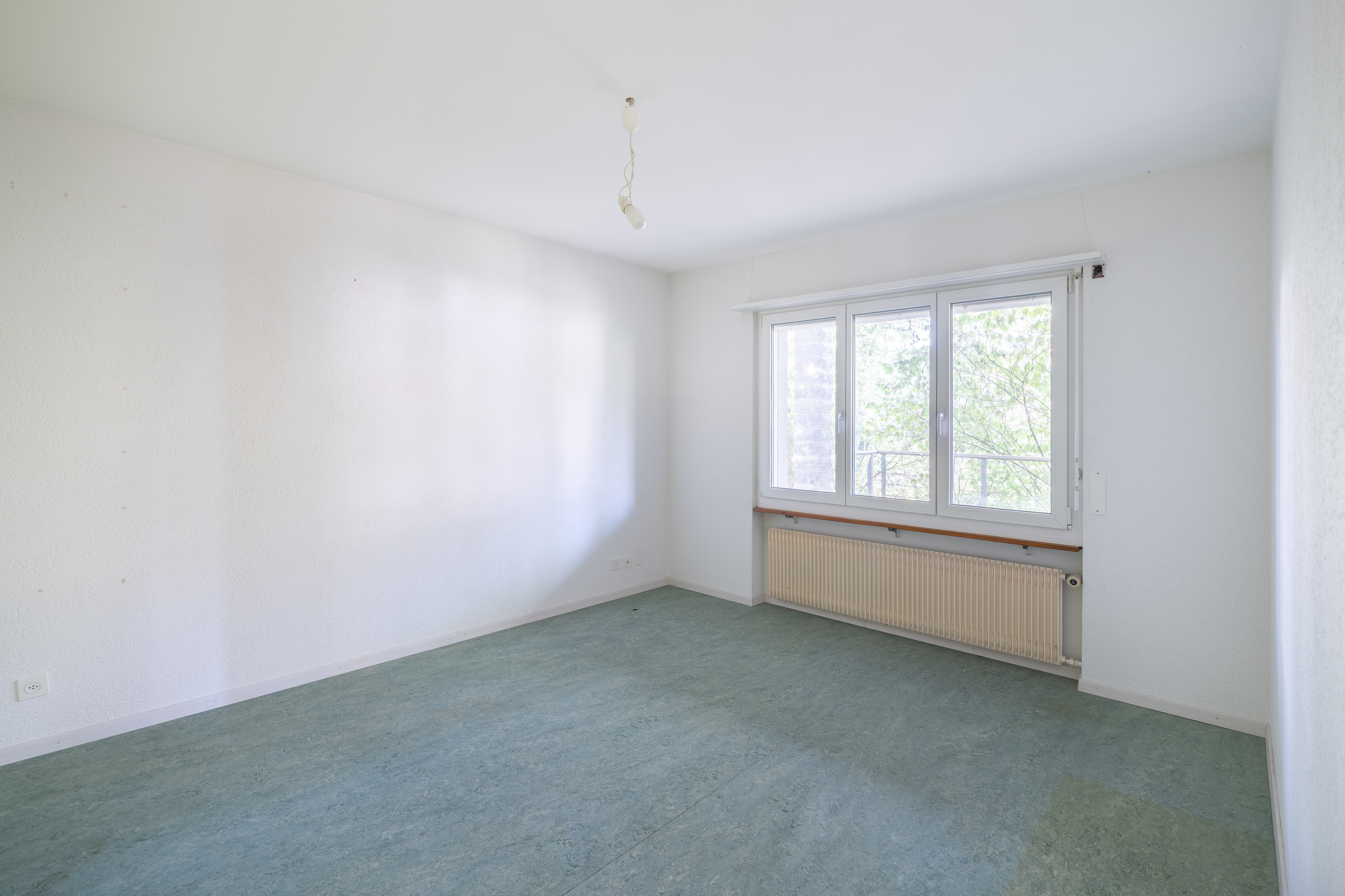 ZIMMER MIT SICHT AUF DEN BALKON