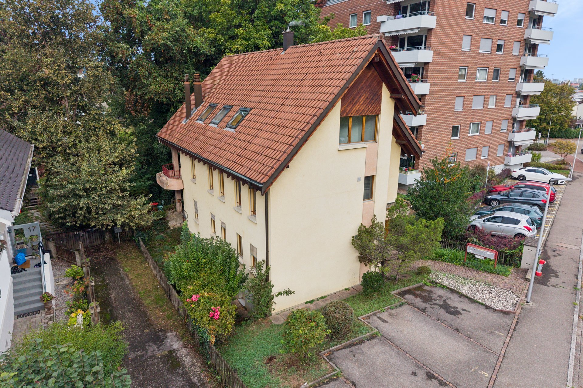 Exterior view 3