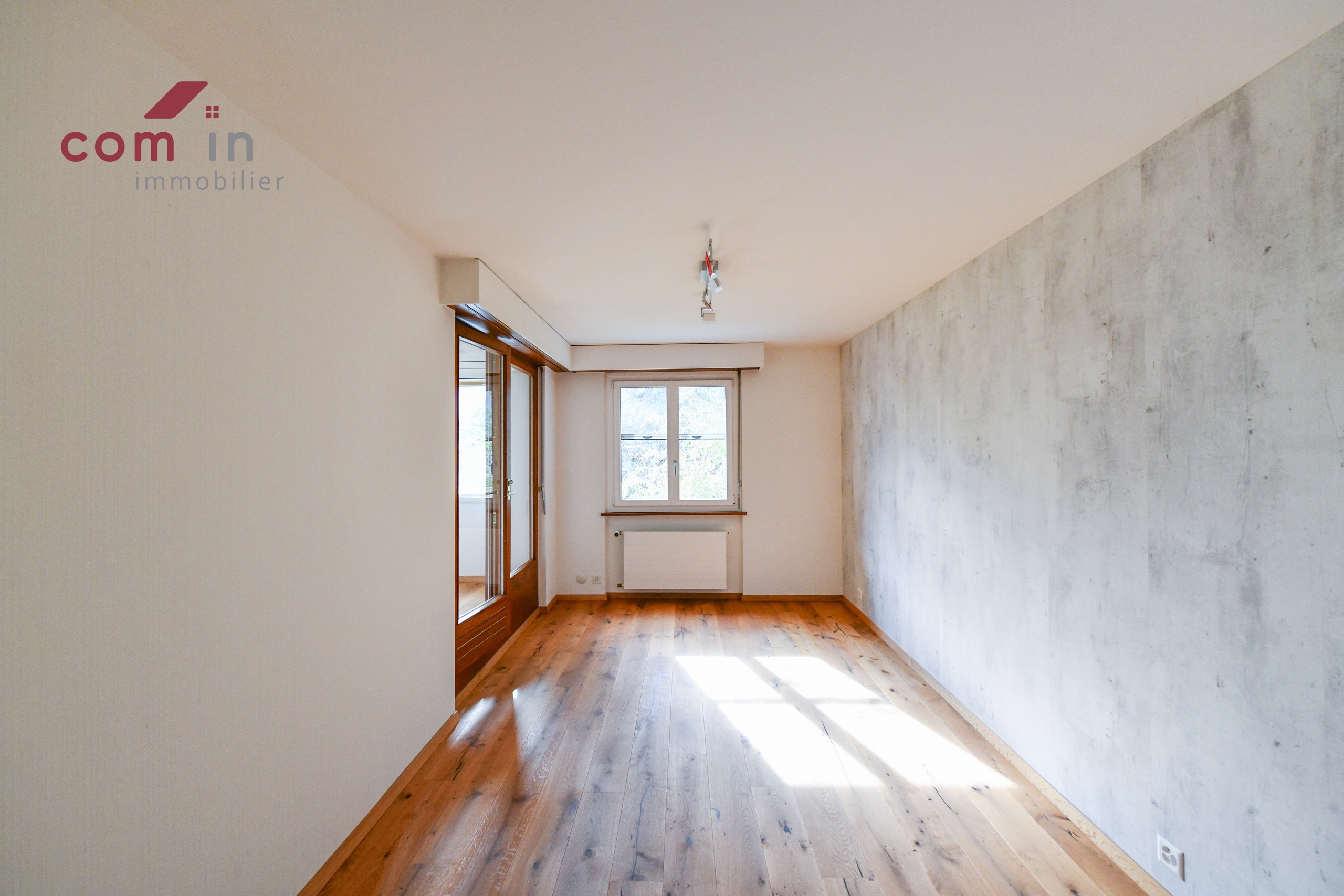 grande chambre de 14 m2 avec accès à la petite pièce détente grande chambre de 14 m2 avec accès à la petite pièce détente