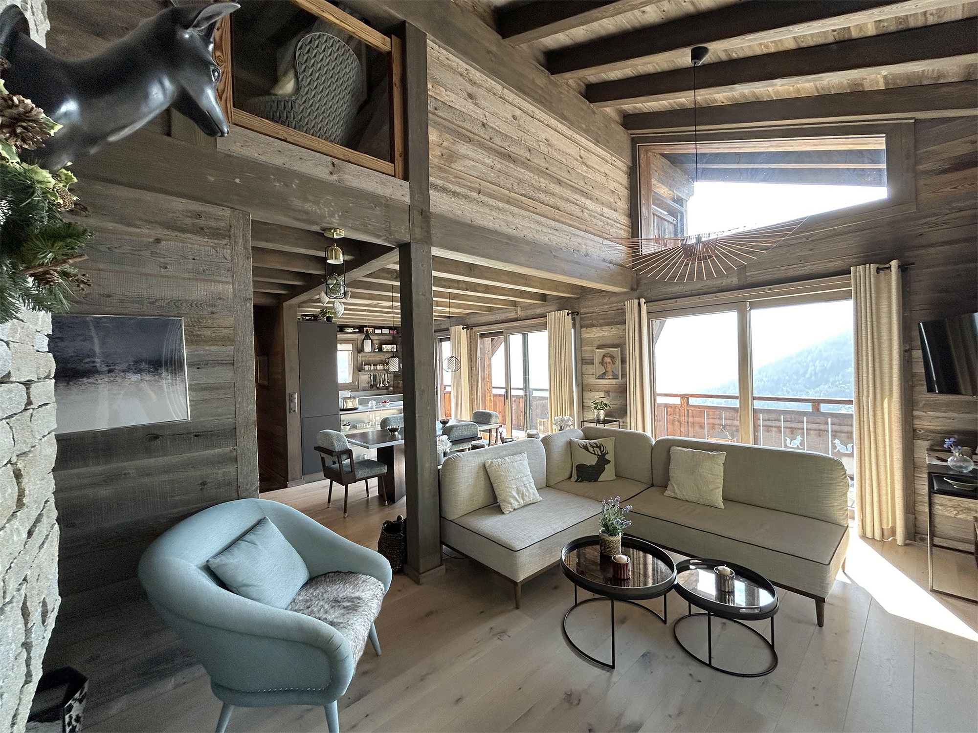 Interior view 6