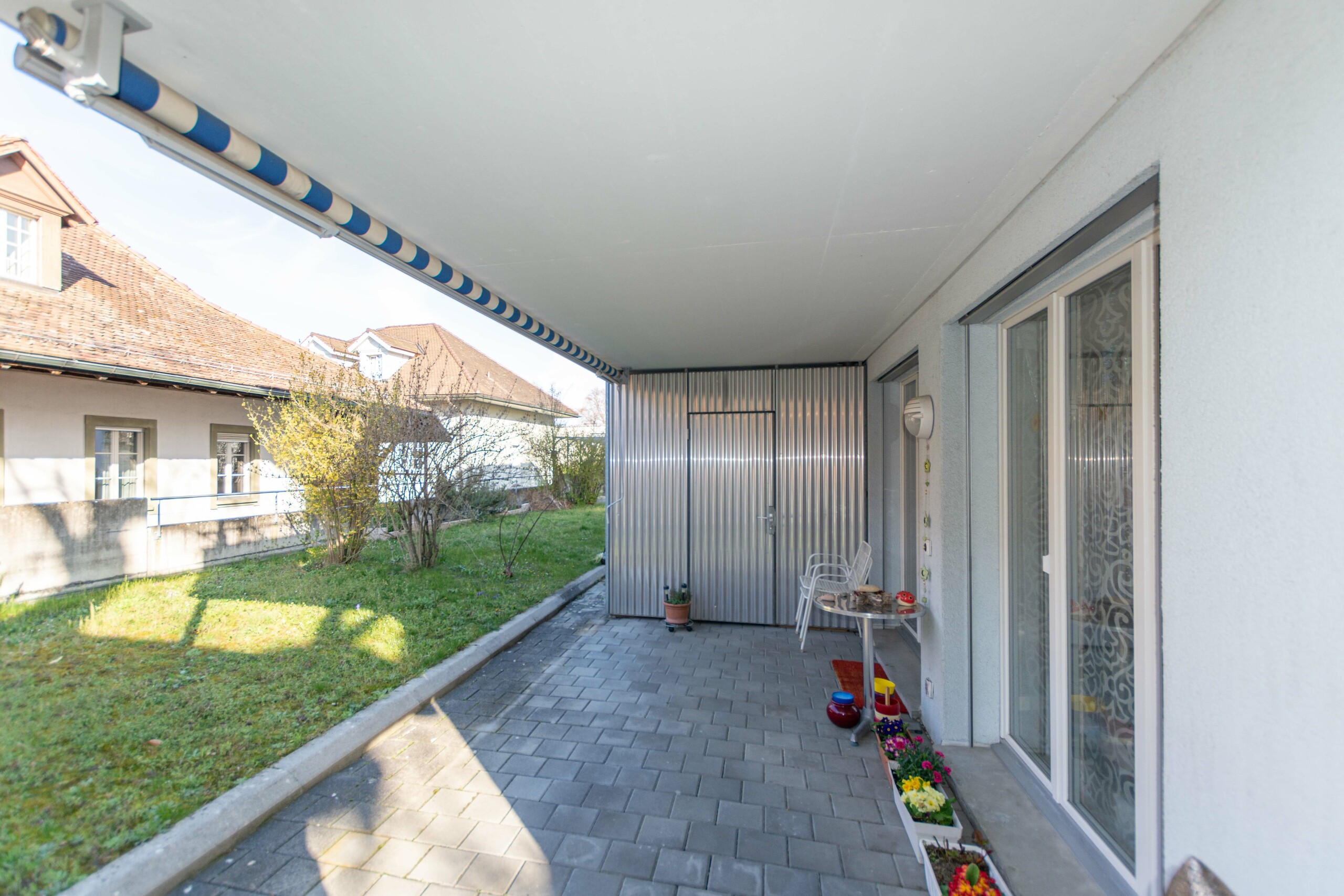 Terrasse mit Garten