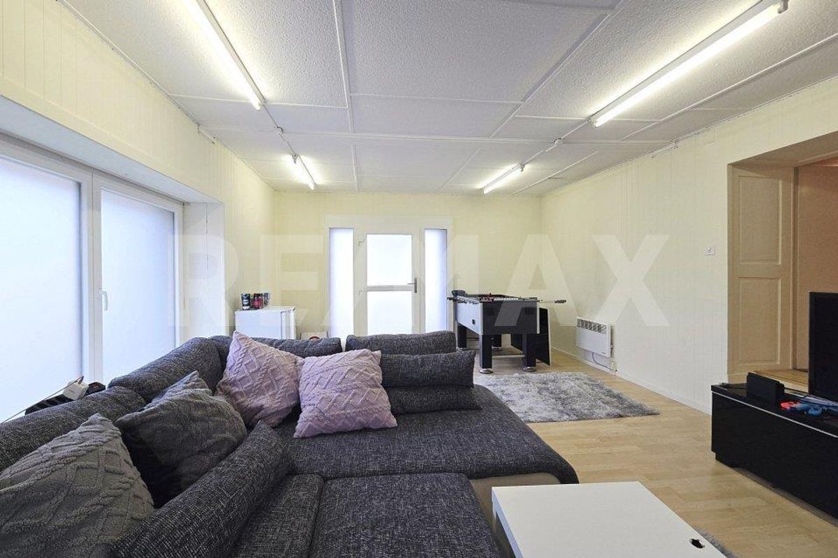 Photo 12
