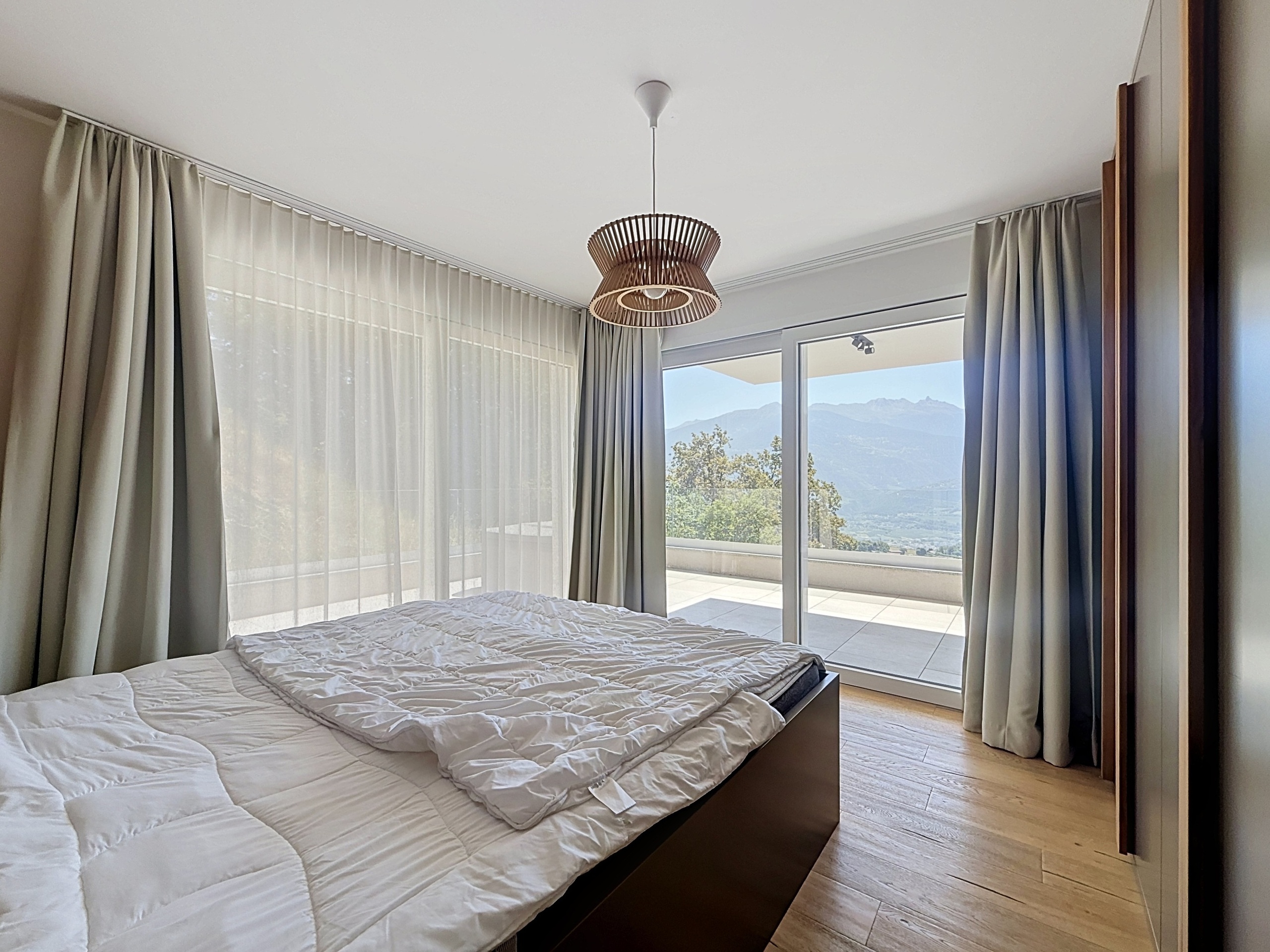 Interior view 5
