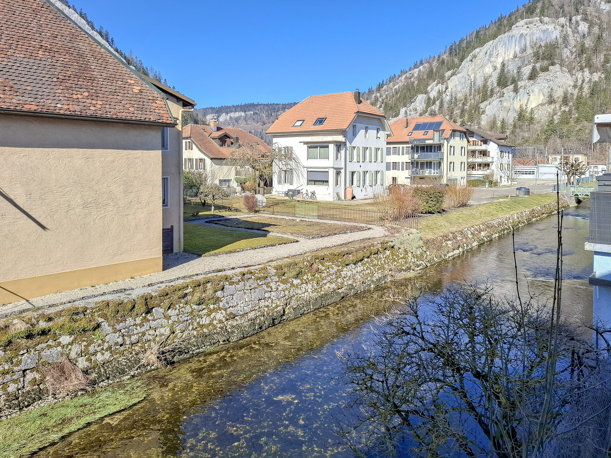Vue sur la rivière Vue sur la rivière