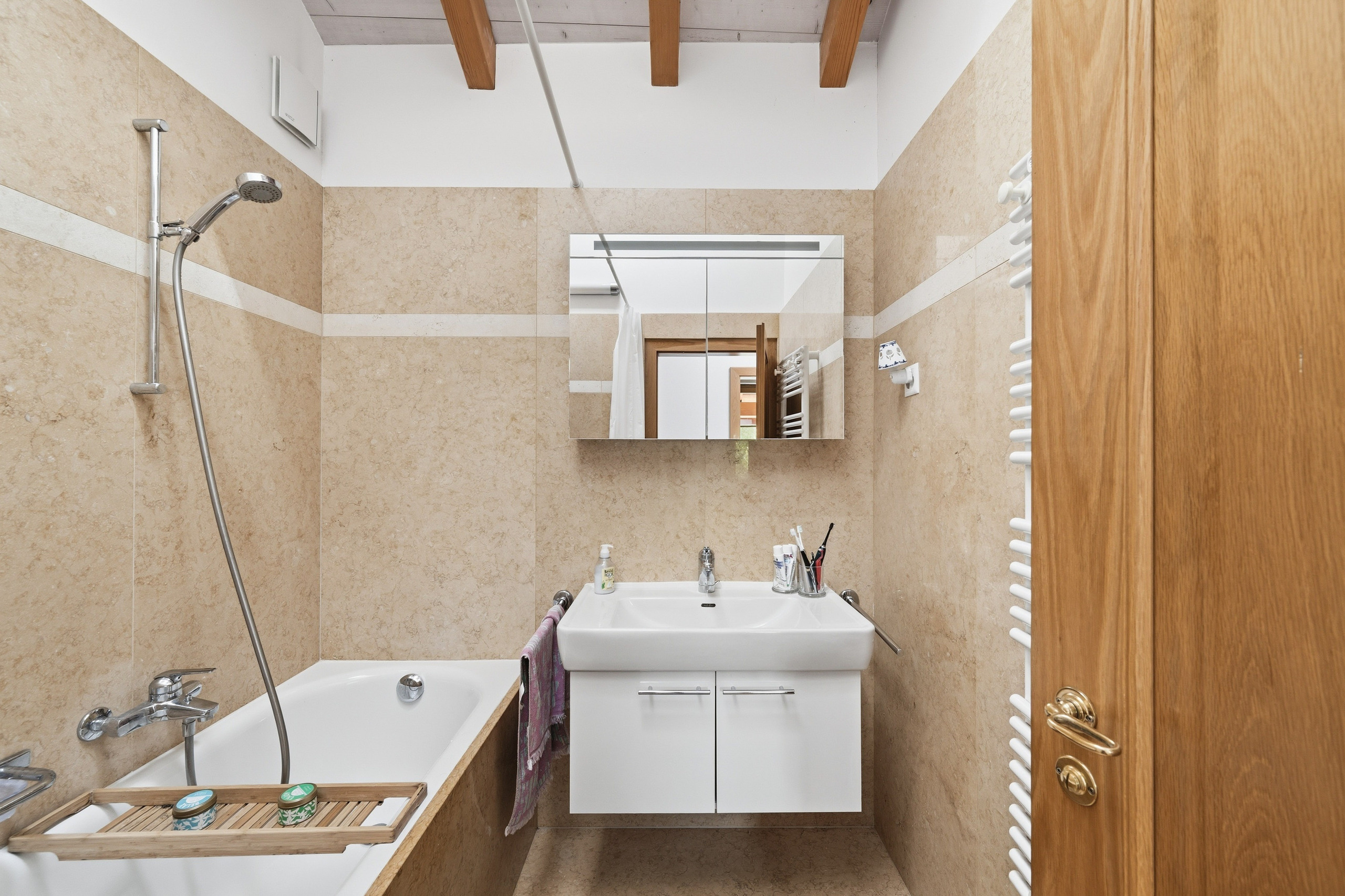 Interior view 6