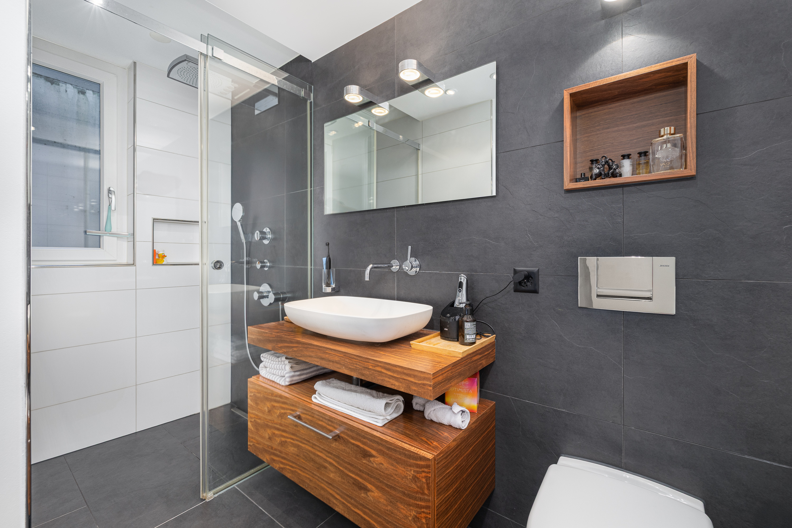 Nasszelle im Untergeschoss