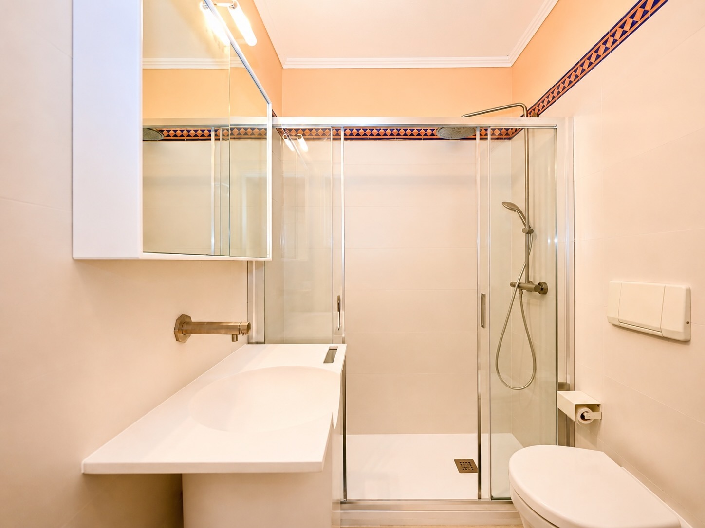 Interior view 6