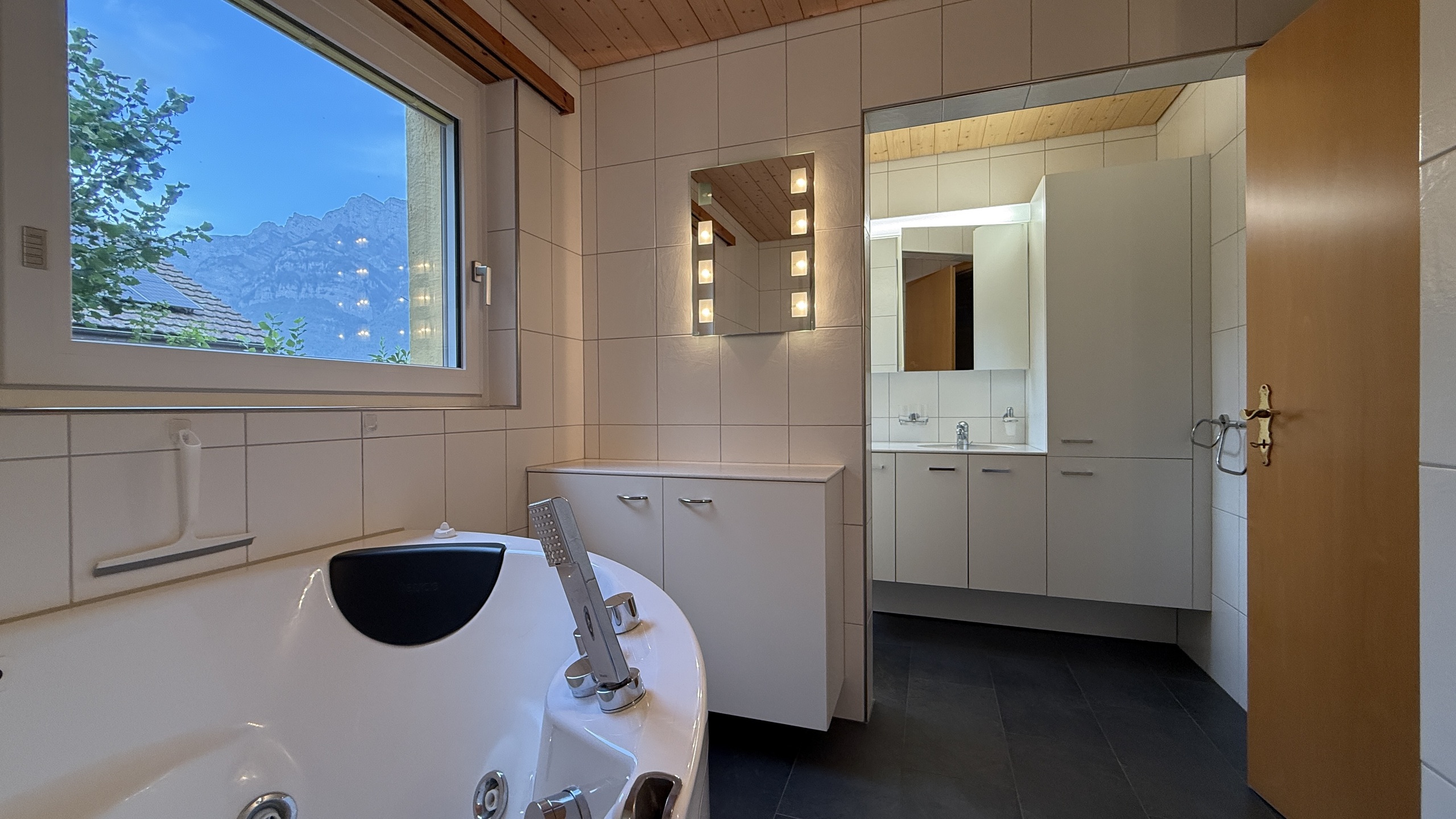 Bad, Dusche, WC im OG Bad, Dusche, WC im OG