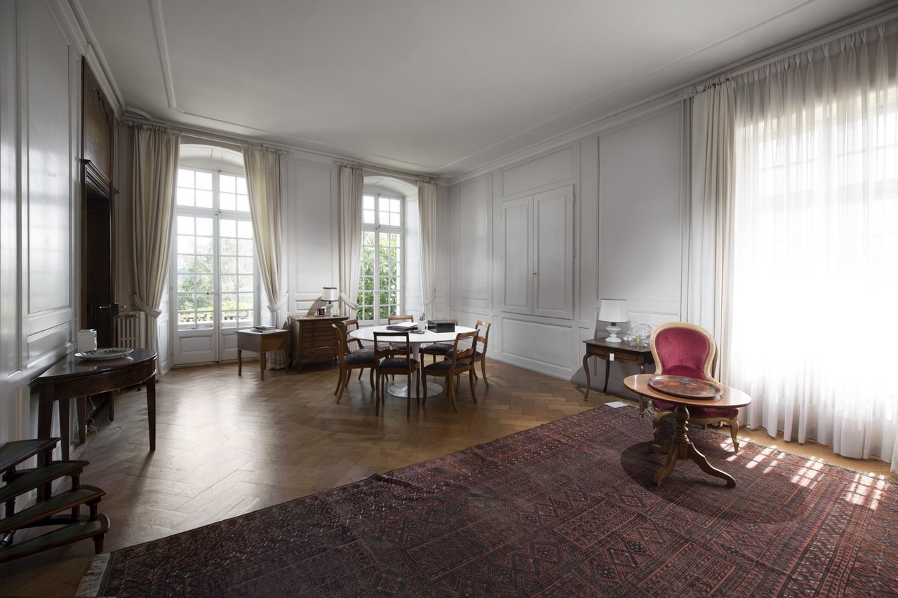 Le séjour avec accès terrasse Le séjour avec accès terrasse