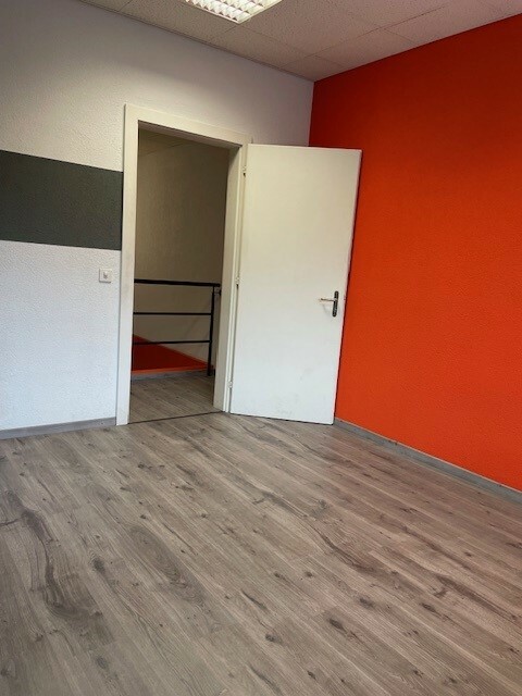 Bureau 1er étage environ 13m2 Bureau 1er étage environ 13m2