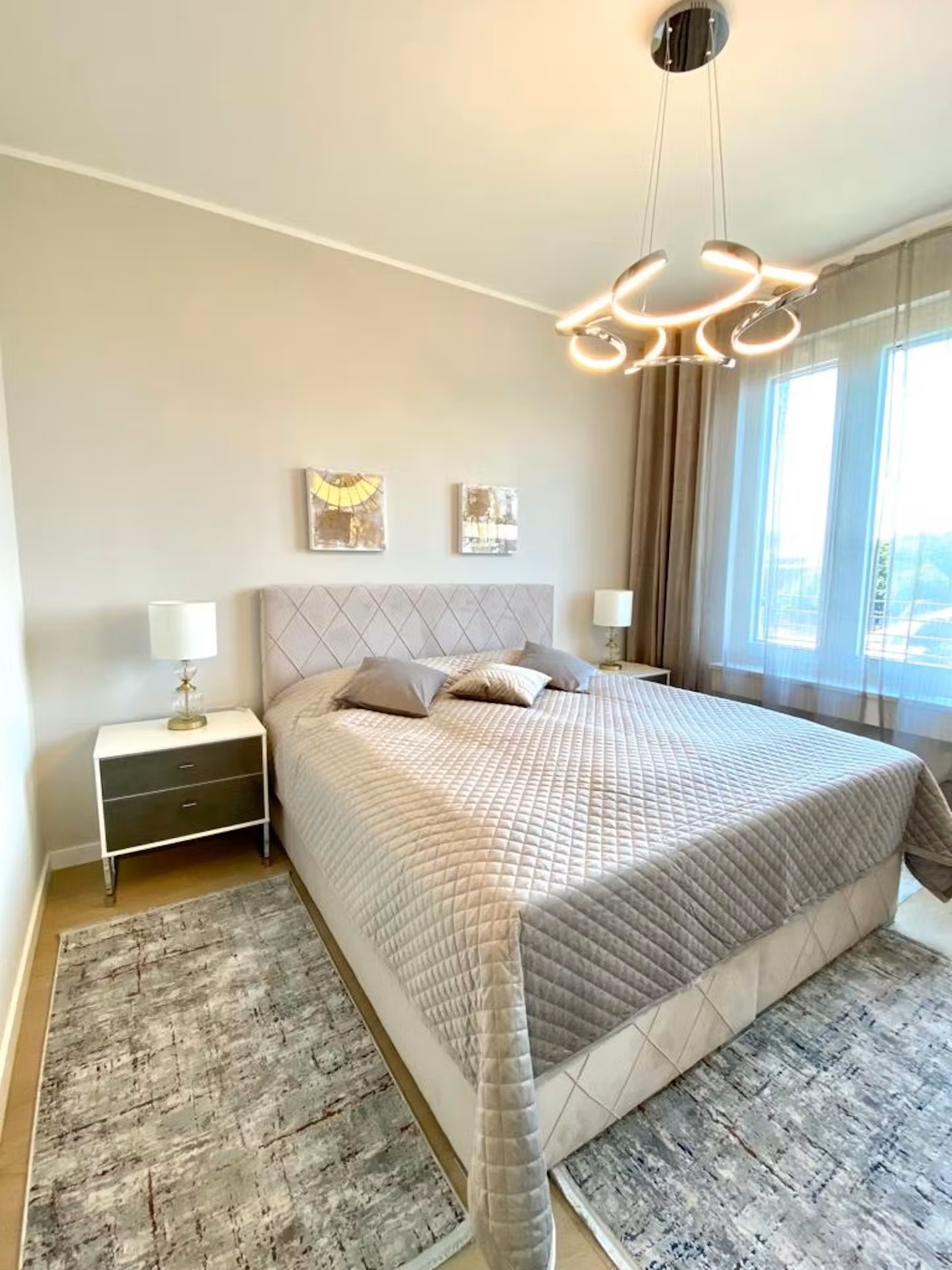 Interior view 11