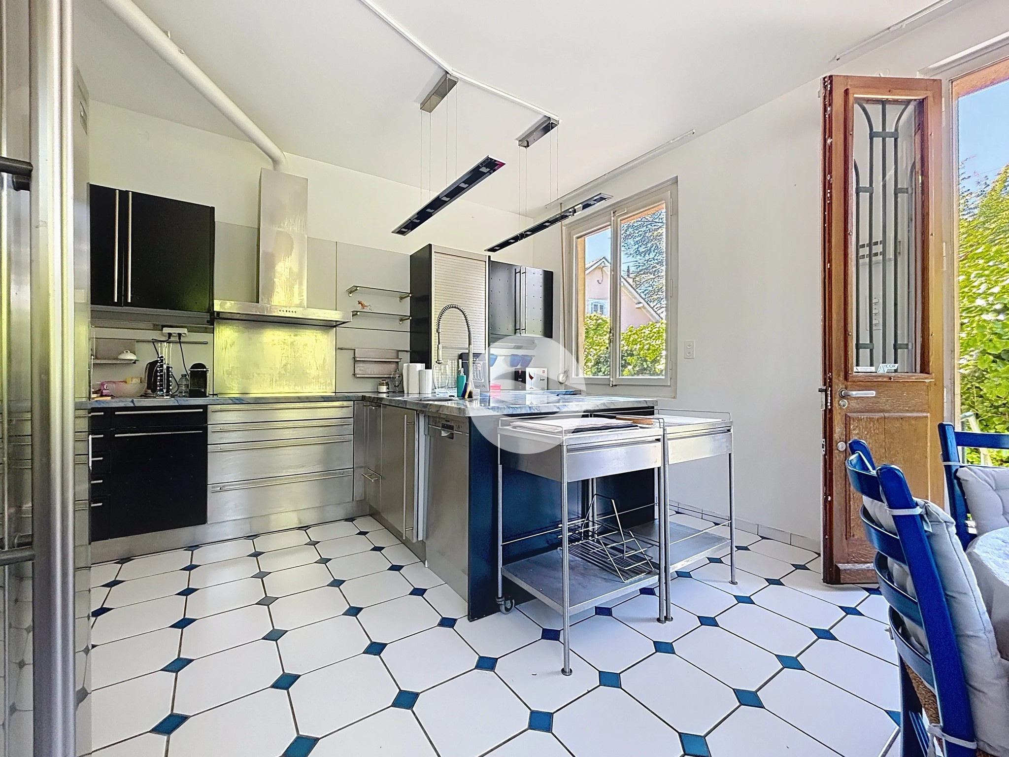 Cuisine équipée avec accès indépendant