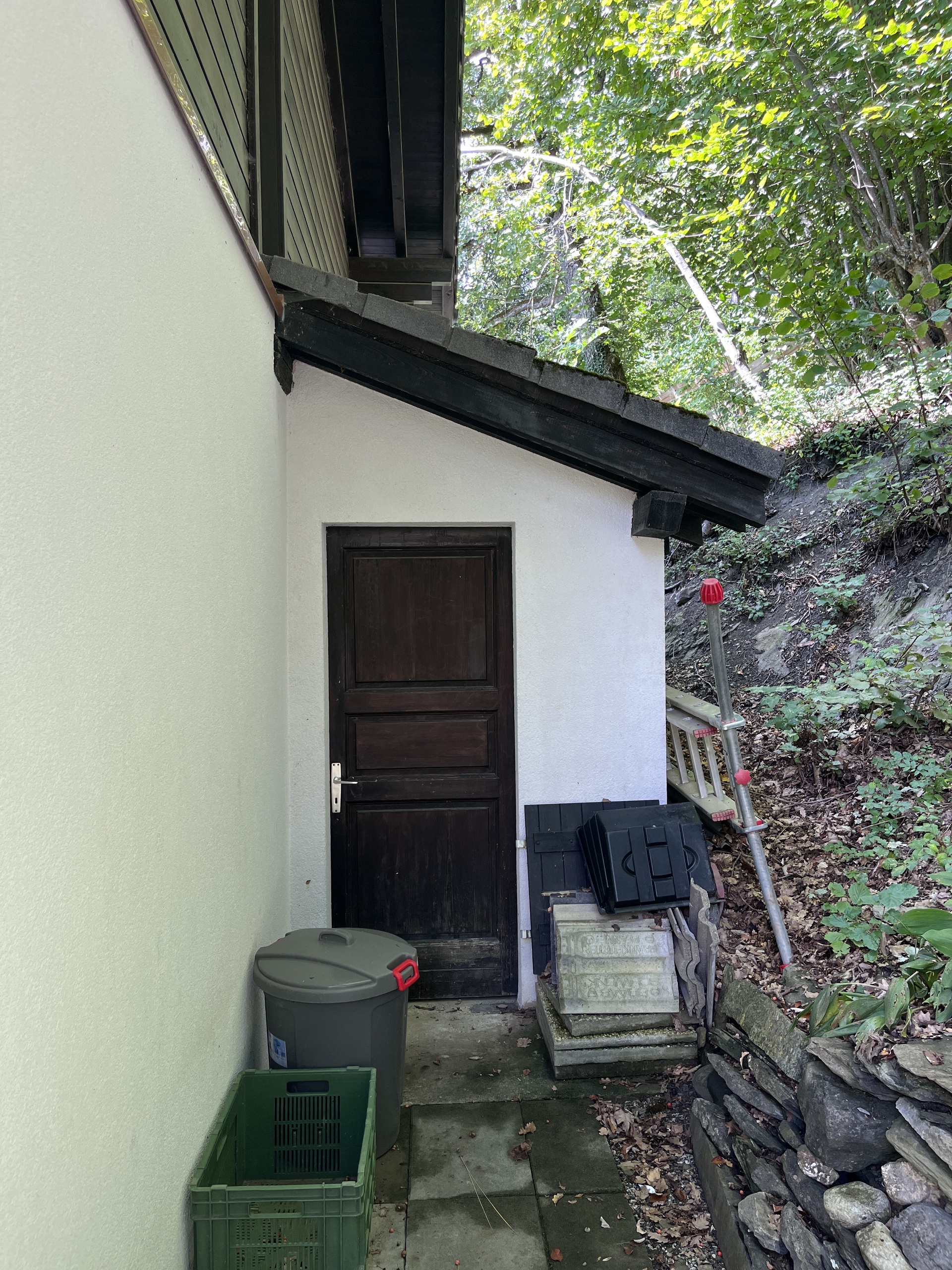 Réduit à l'arrière du chalet Réduit à l'arrière du chalet